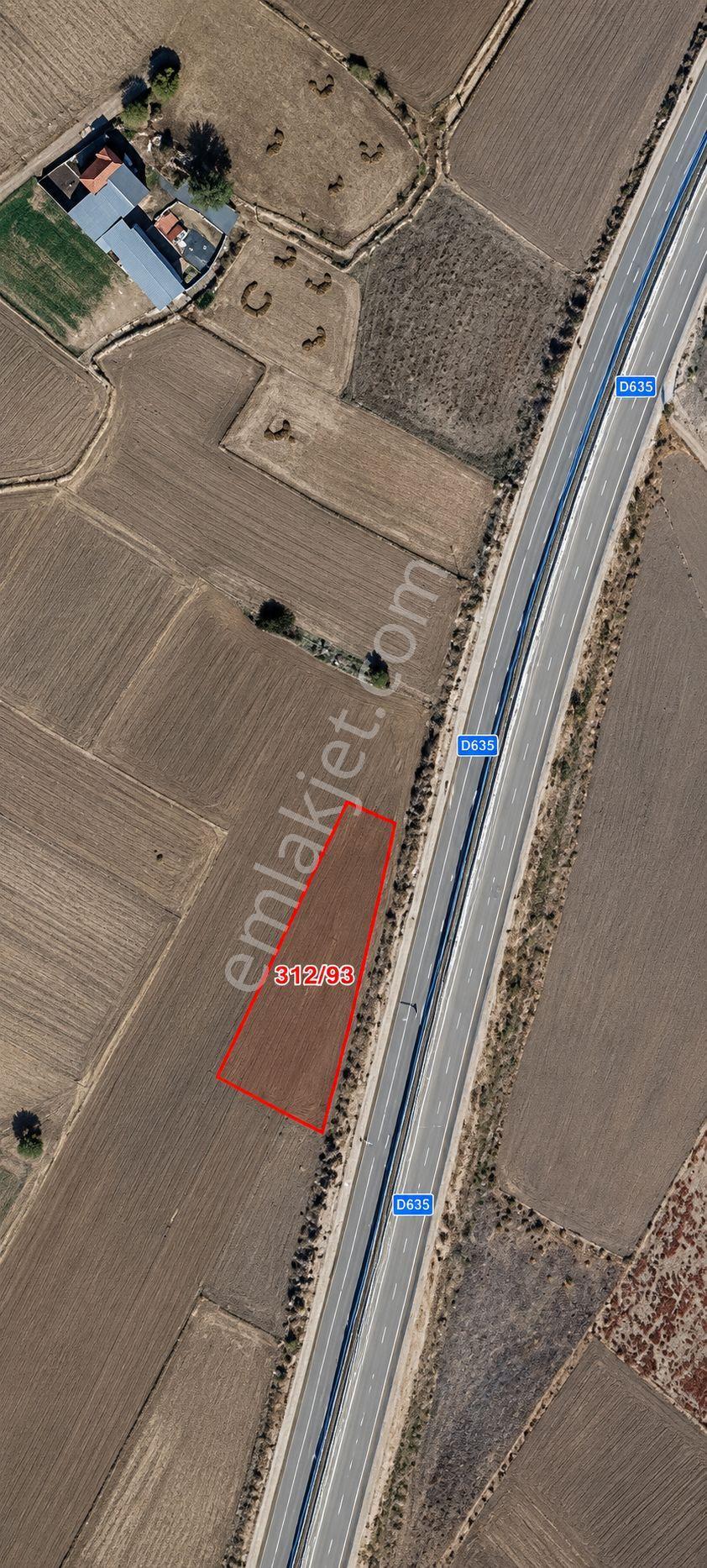 Korkuteli Çomaklı'da D635 Karayoluna Cepheli Satılık 1.776 M² Tarla