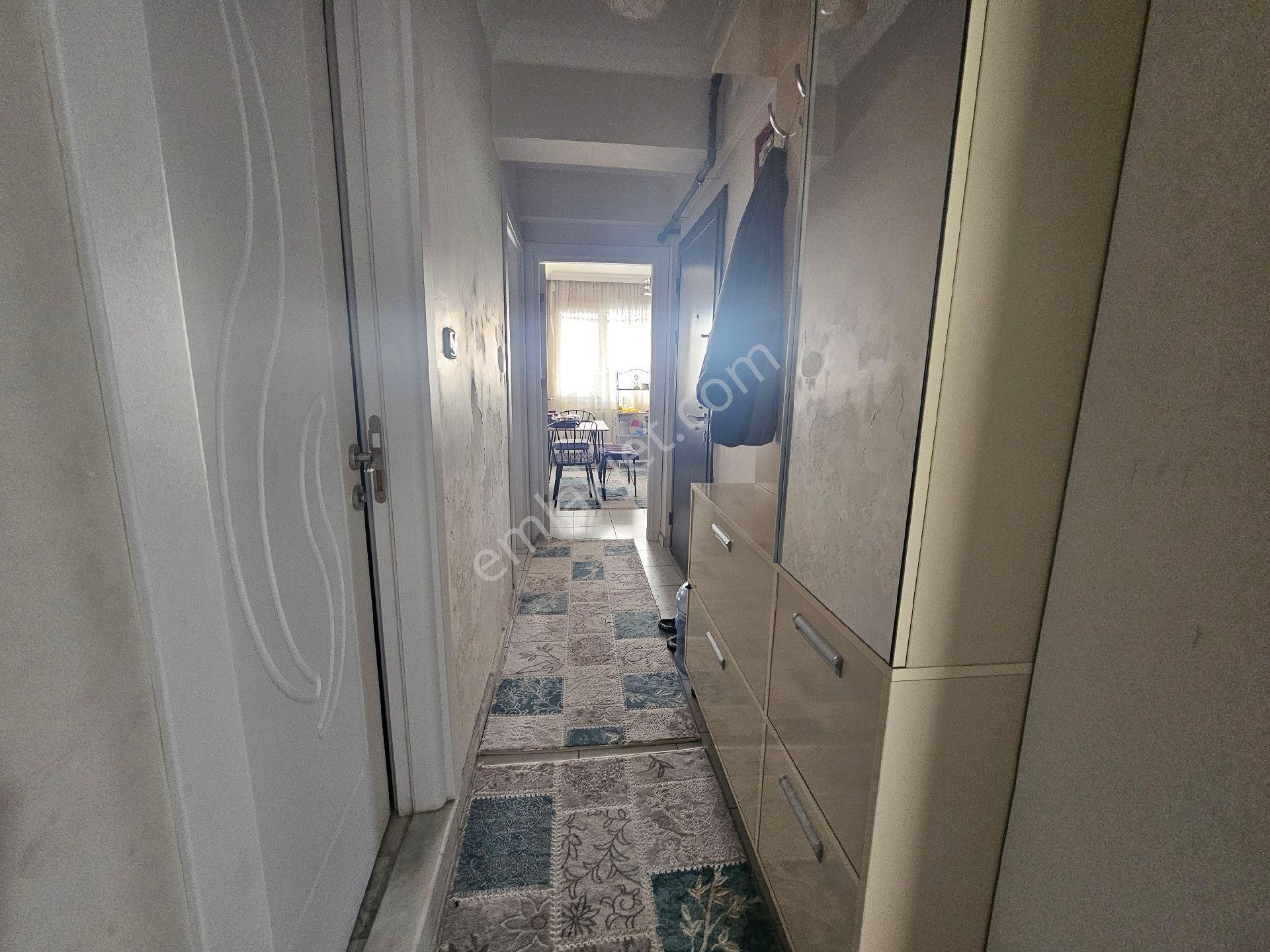 Çiğli Yeni Mahalle'de Büyük Bahçeli, Ebeveyn Banyolu, Full Tadilatlı 2+1 Acil Satılık! - Görsel 16
