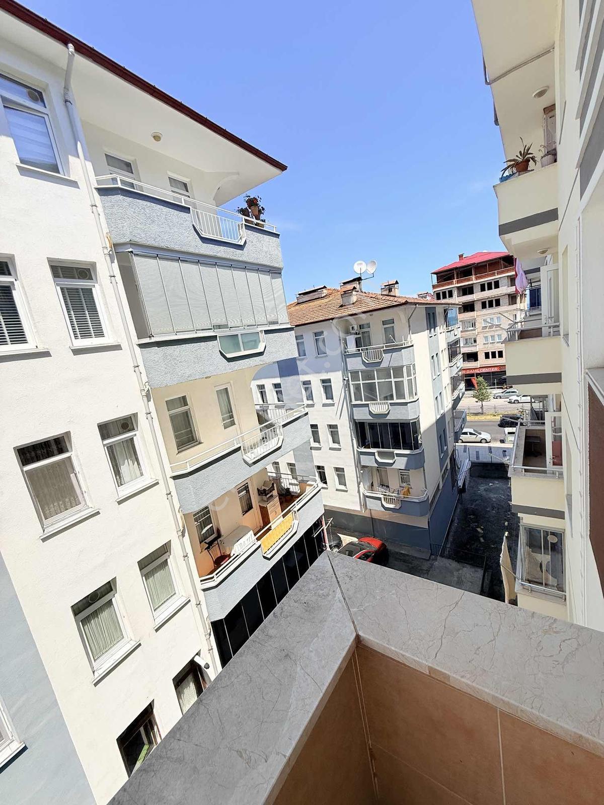 Yomra Merkez Sahilde Satılık Lüks Daire Dükkan Takaslı - Görsel 17