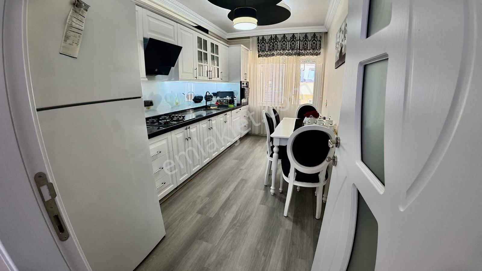 Yomra Merkez Sahilde Satılık Lüks Daire Dükkan Takaslı - Görsel 10