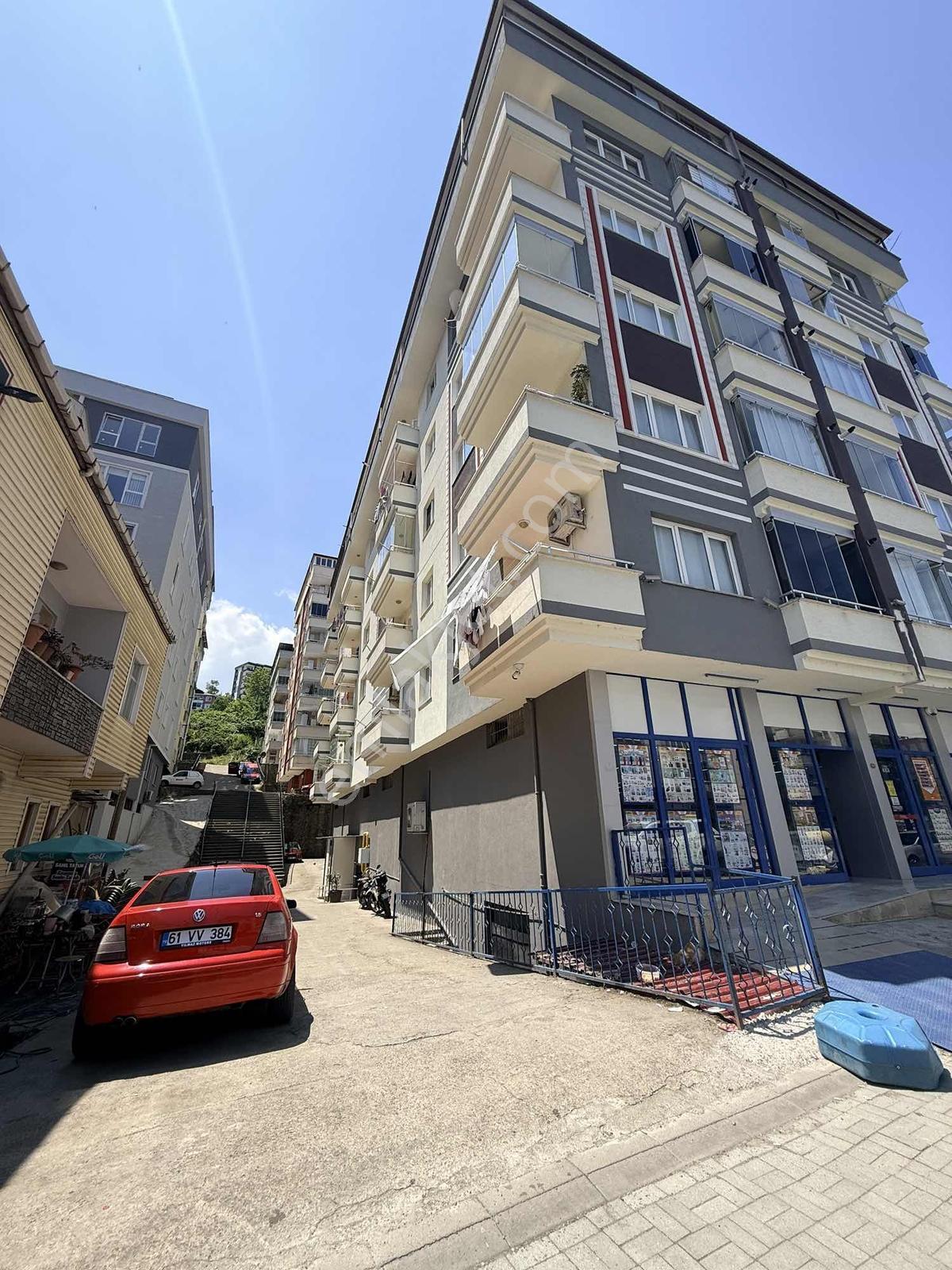 Yomra Merkez Sahilde Satılık Lüks Daire Dükkan Takaslı - Görsel 6