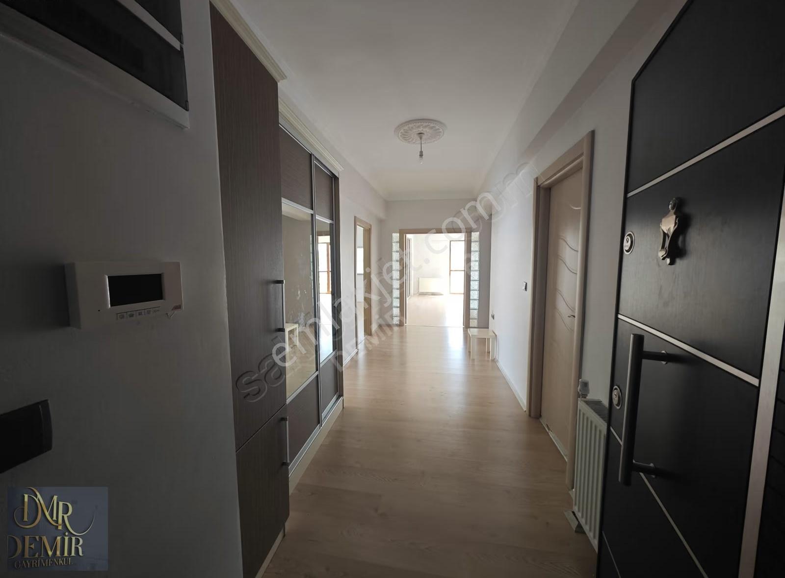 Yakamoz Evleri 1'de Satılık 4+1, Net 220 M² Geniş Daire - Görsel 10