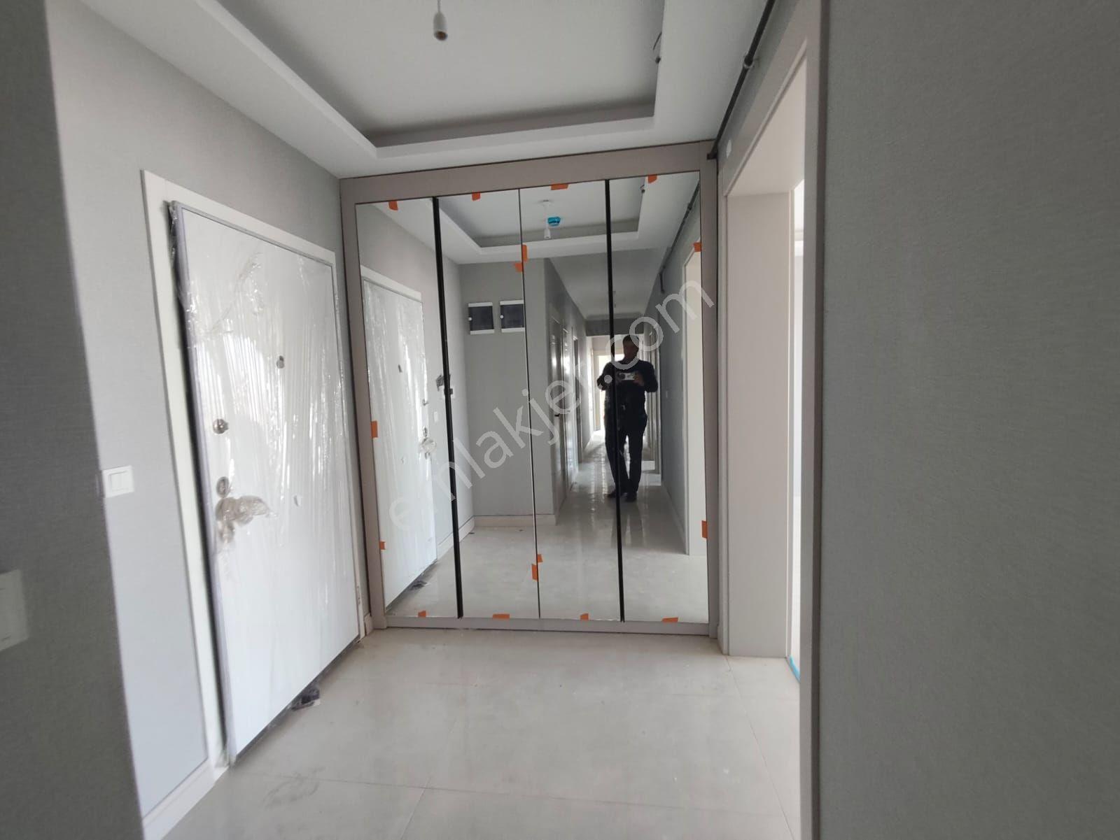Yılmaz Gayrimenkulden Şehir Manzaralı 4+1 Sıfır Ultra Lüks Full Yapılı Kiralık Daire 180 M2 - Görsel 21