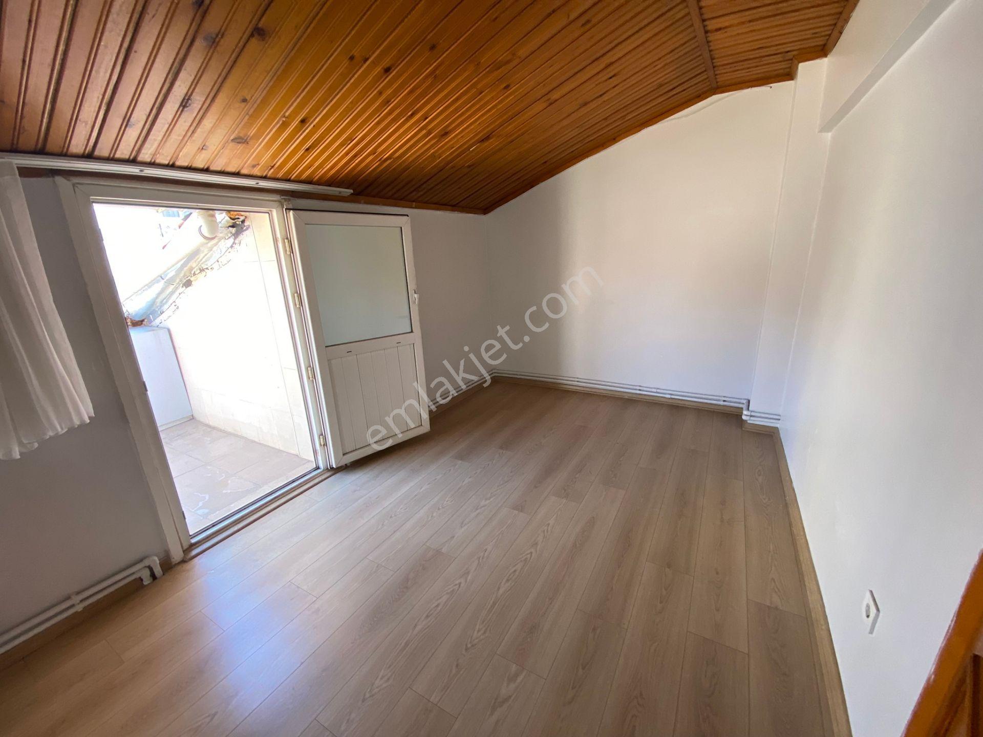 Gülbağ Merkezde Kiralık Teraslı 2+1 / 30.000 Tl - Görsel 12