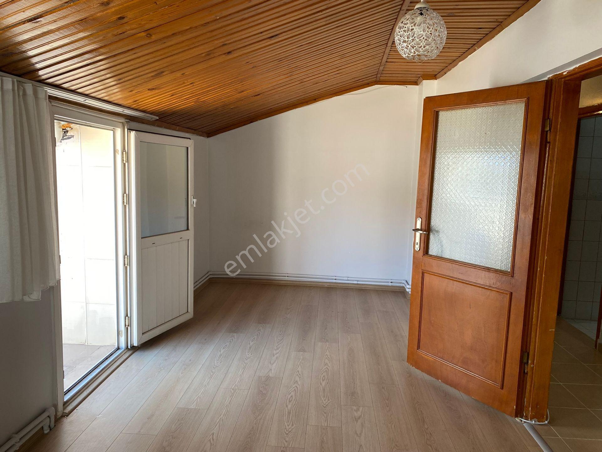 Gülbağ Merkezde Kiralık Teraslı 2+1 / 30.000 Tl - Görsel 7