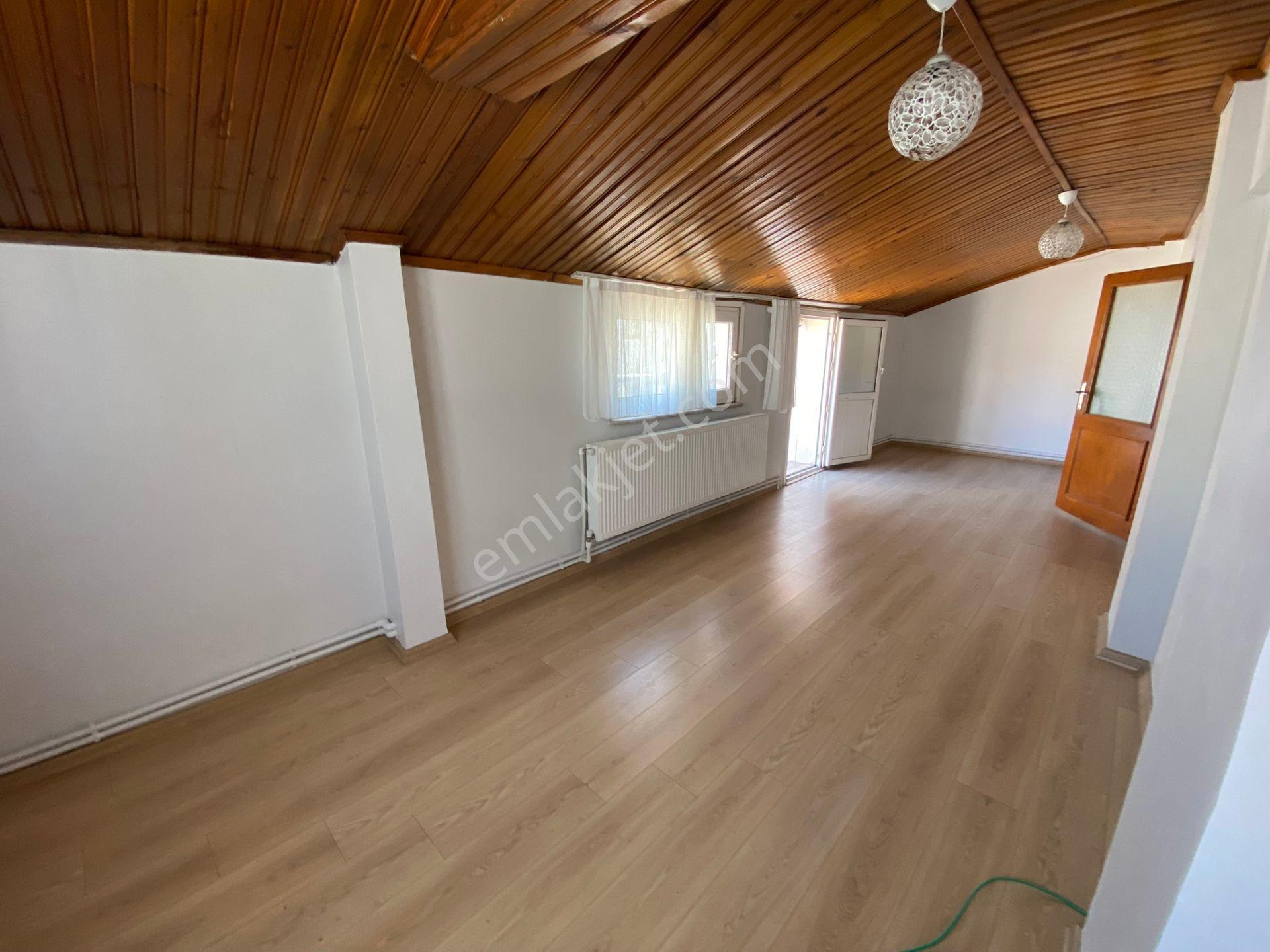 Gülbağ Merkezde Kiralık Teraslı 2+1 / 30.000 Tl - Görsel 24