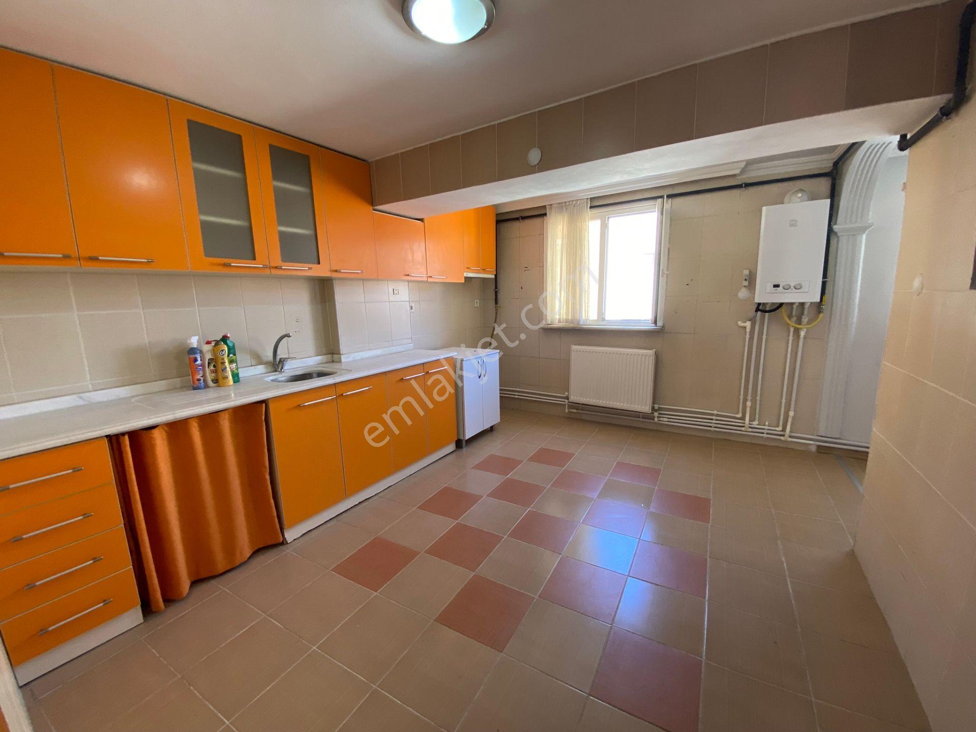 Gülbağ Merkezde Kiralık Teraslı 2+1 / 30.000 Tl - Görsel 10