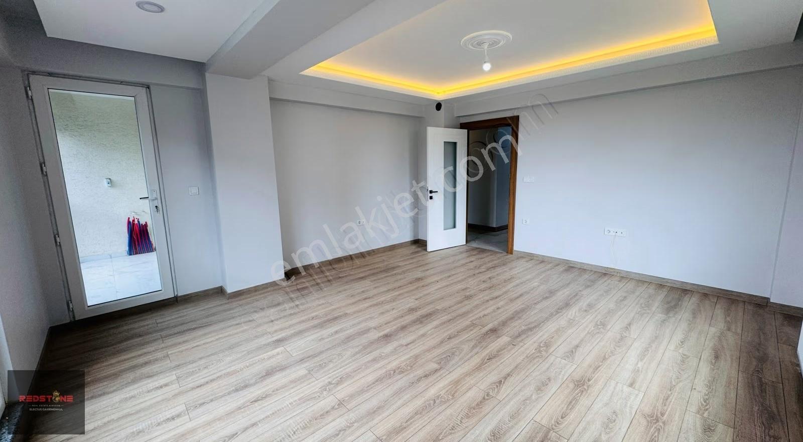 Redstone'dan Hürriyette Kat Seçenekli 3 Cepheli 2+1 Sıfır Daire - Görsel 8