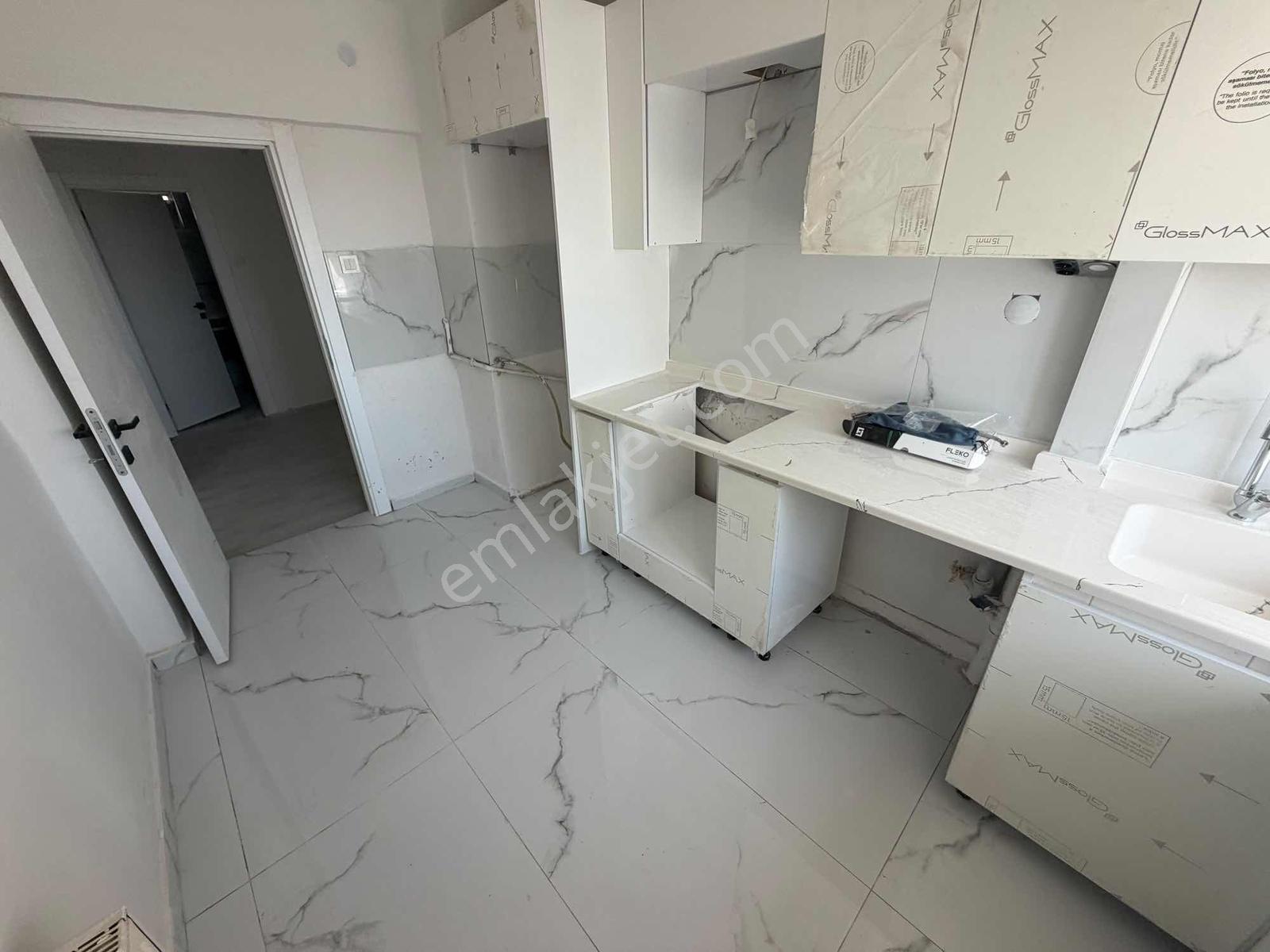 A L C Den 3+1 Asansörlü Ful Yapılı Metro Yakını Cadde Üzeri - Görsel 32