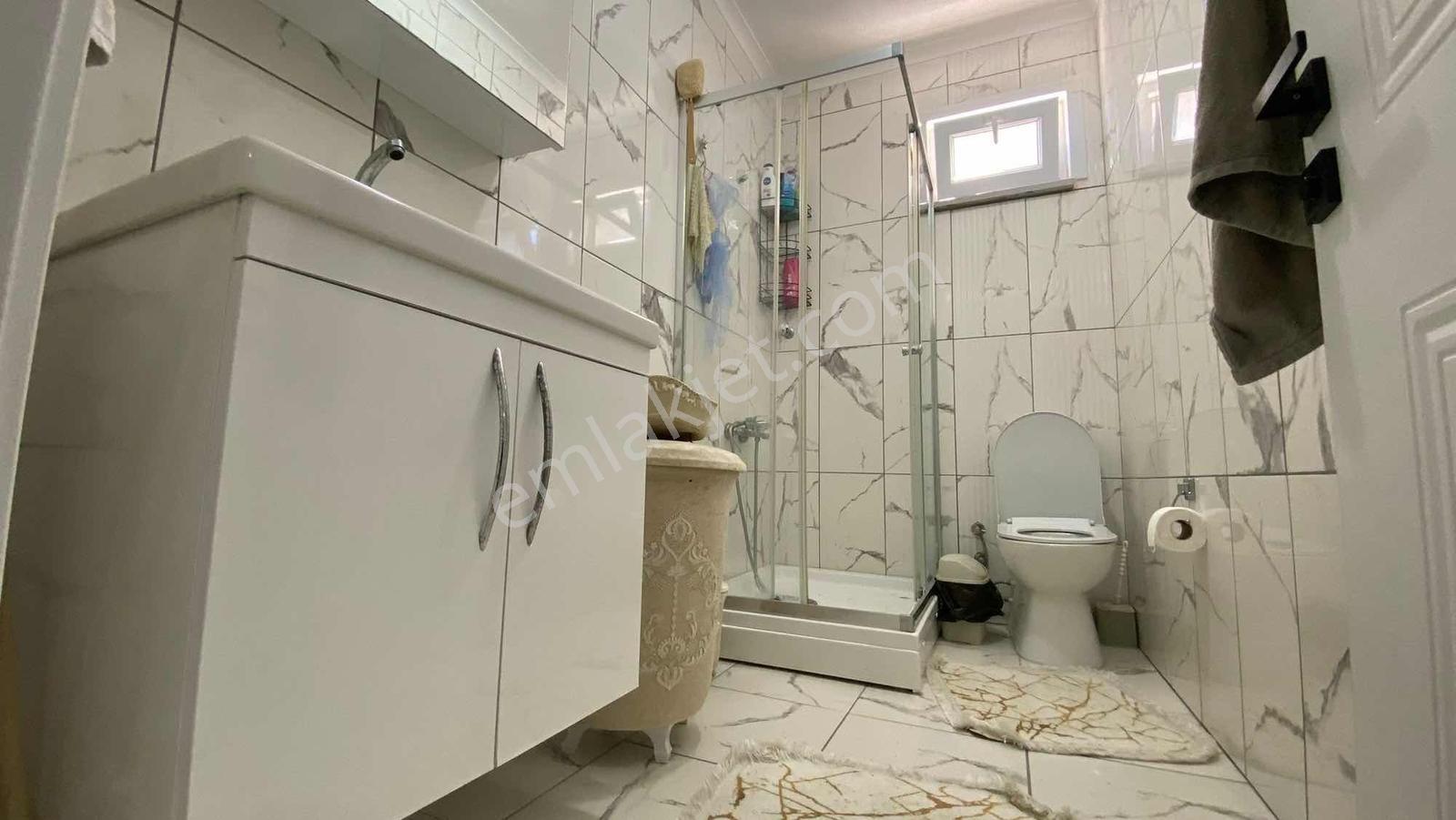 Çekmeköyde Satılık Ara Kat 3 Oda 1 Salon Merkezi Konumda - Görsel 3