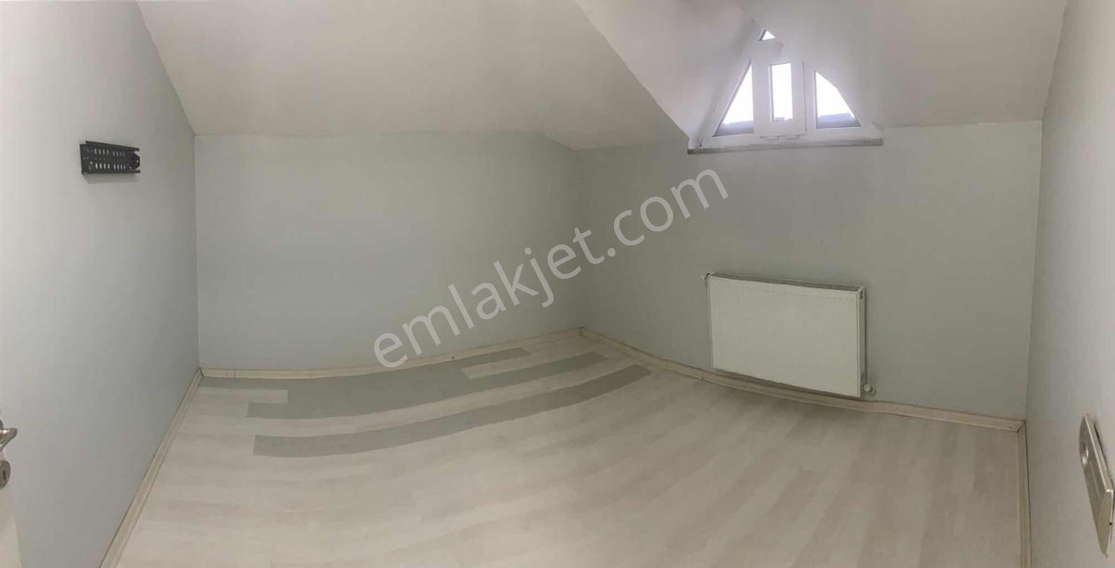 Remax Design Serdivan İstiklal Mahallesi 4+1 Kiralık Çatı Dublex - Görsel 11
