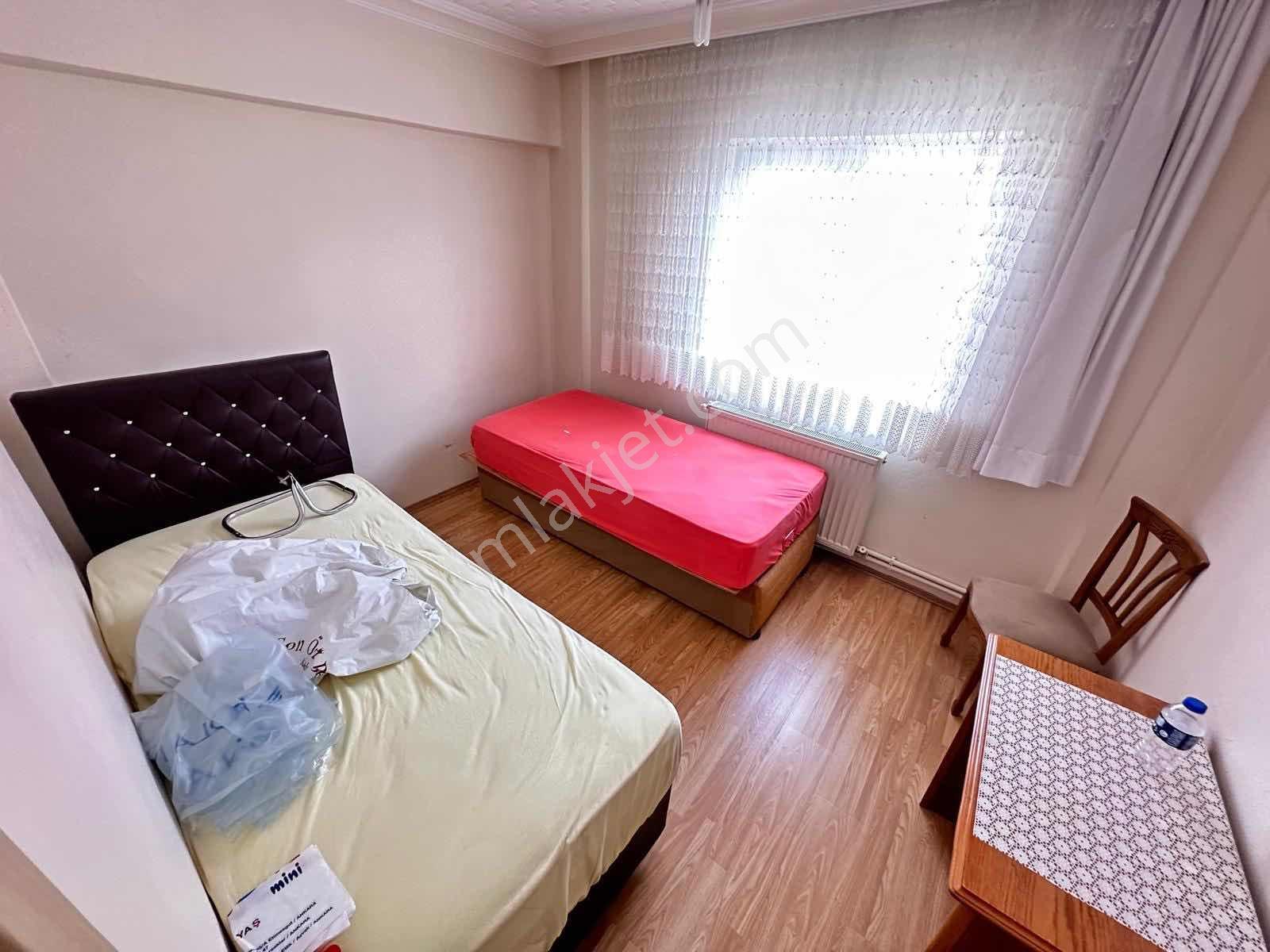Ulukan'dan Plevne Mah'de Full Eşyalı Kaçmaz Kiralık Daire ! - Görsel 22