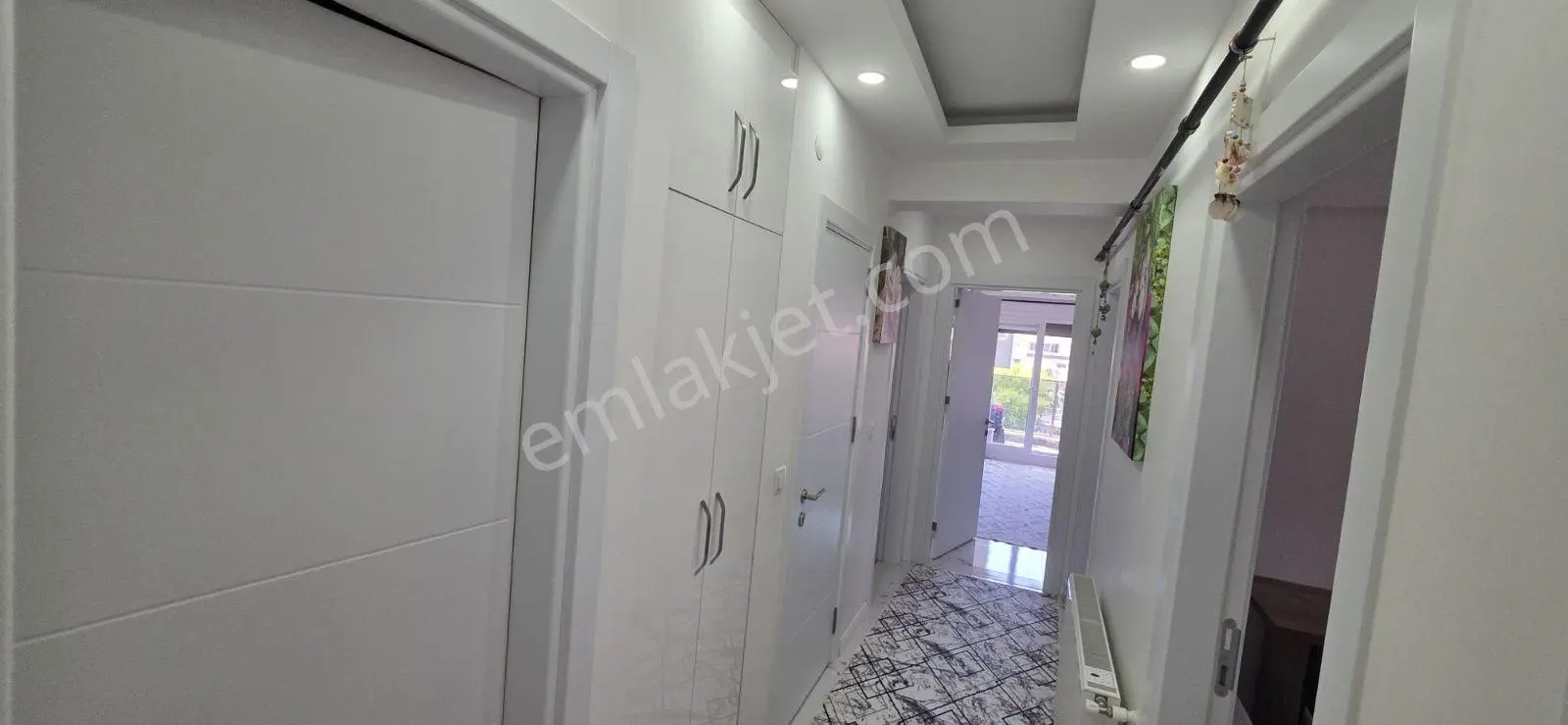 Merkezde, Kapalı Mutfak, E.banyolu Geniş 3+1