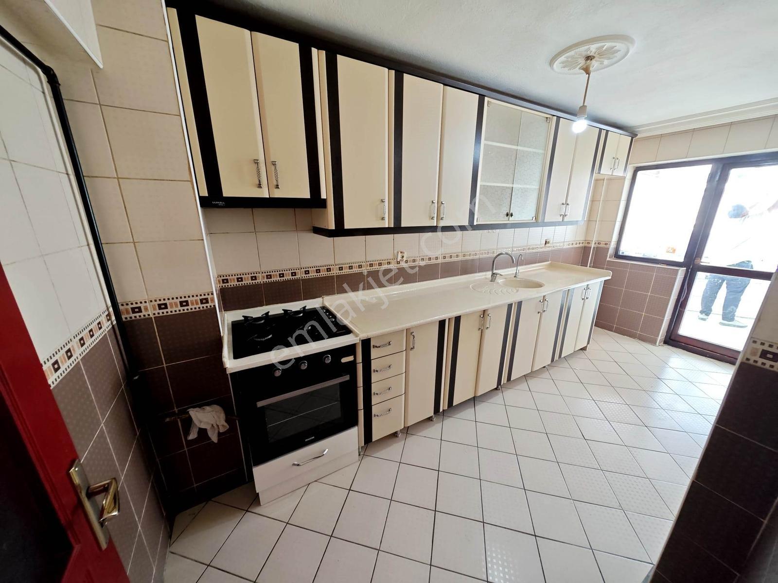 Cadde Üzeri- Belediye-adliye Ek Binası-trene Yakın 3+1 Boş Daire - Görsel 12