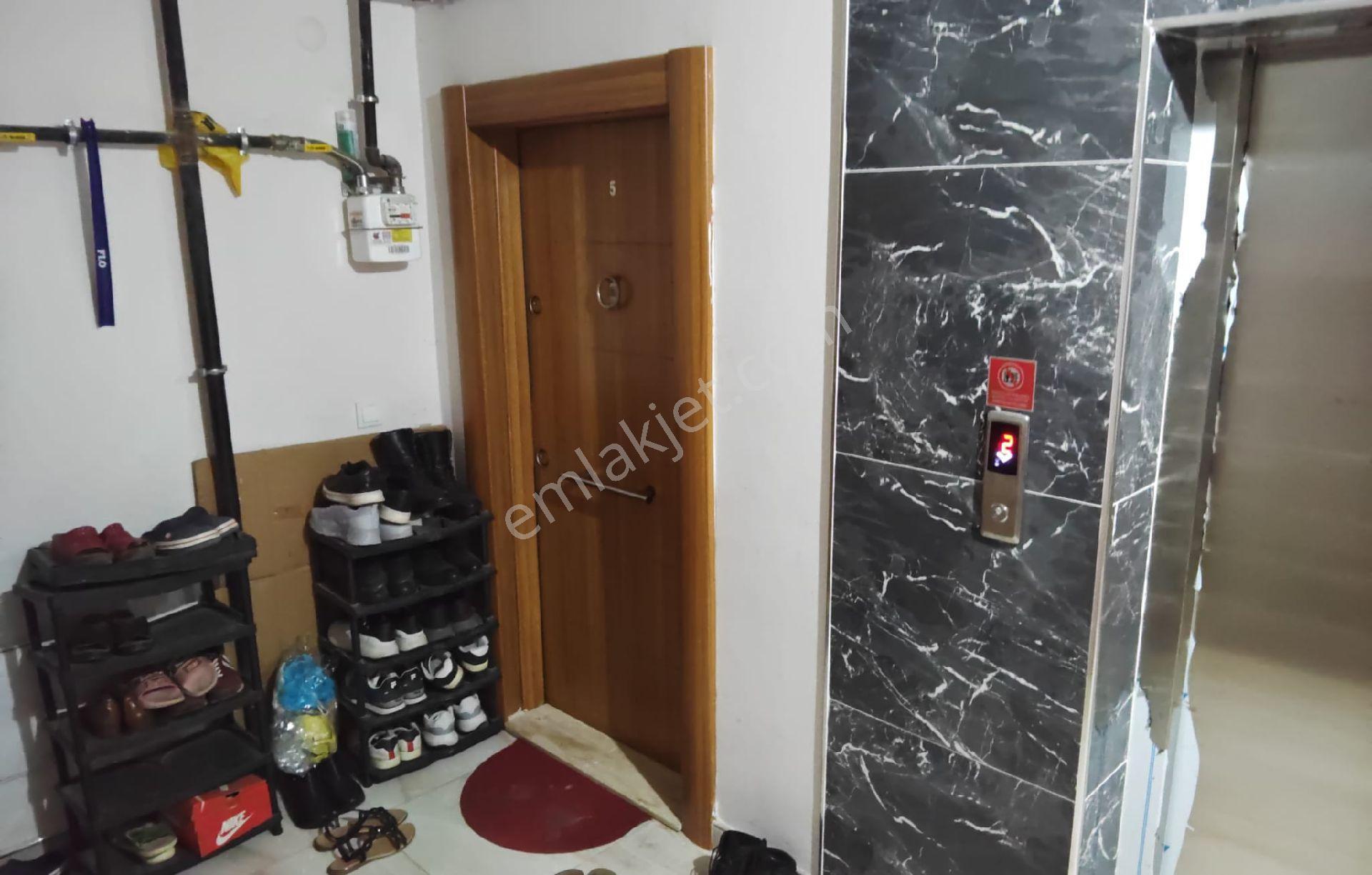 Silivri Gümüşyaka'da 3+1 Balkonlu 1.katta 8 Yıllık İskânlı Binada Açık Otoparklı Ferah Satılık Daire - Görsel 24