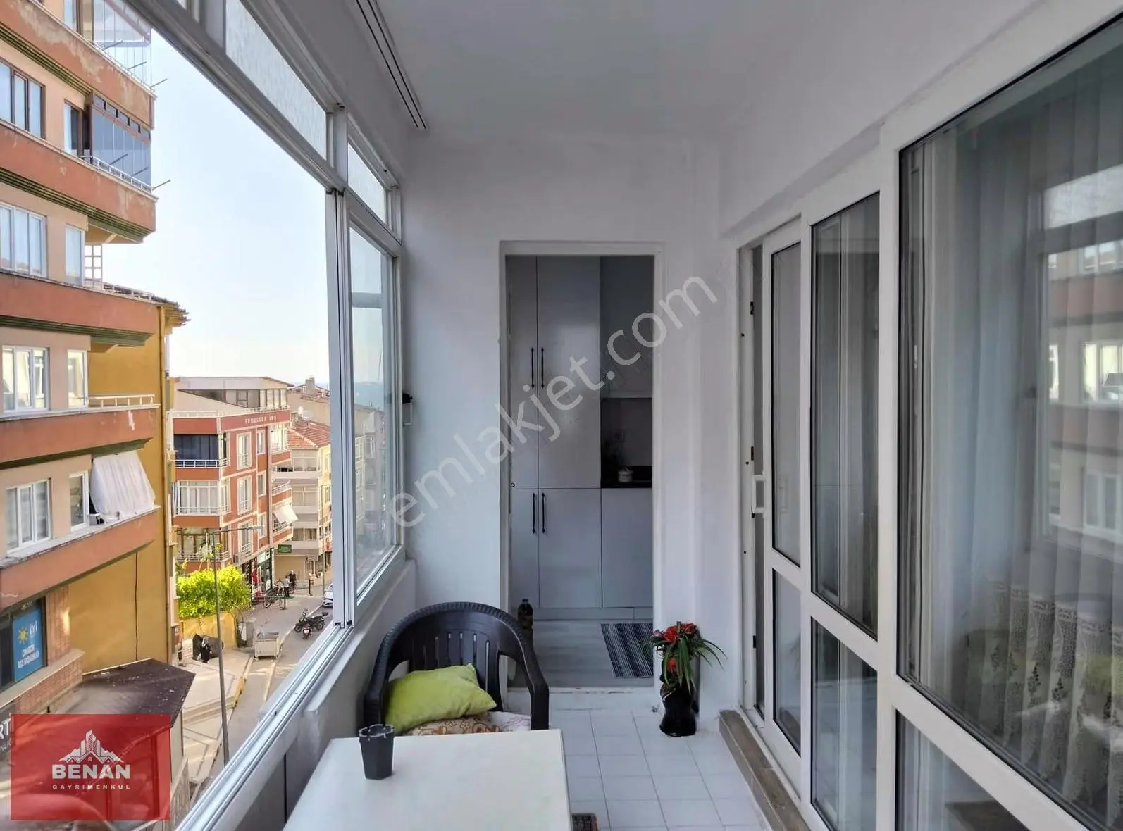 Çınarcık Tam Merkezinde Satılık 3+1 İçerisi Yenilenmiş Daire - Görsel 12