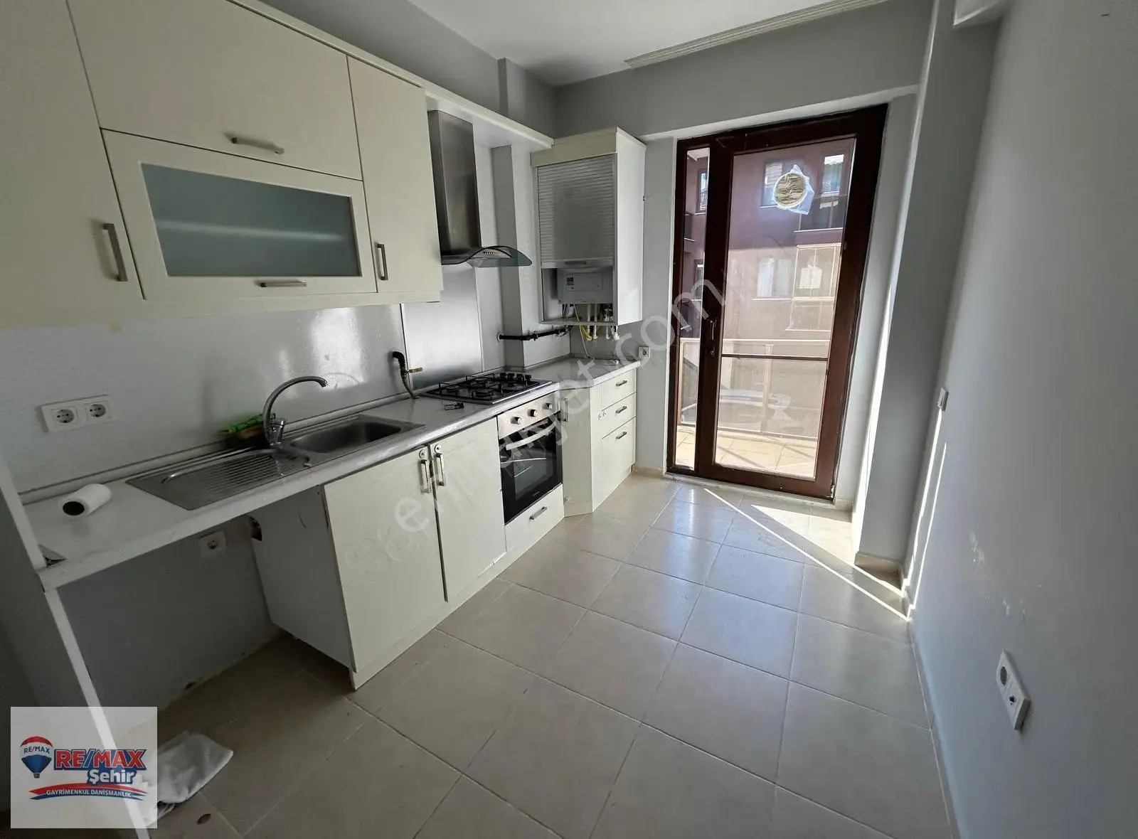 Re/max Şehir Yalova'dan Yaşayan Kent'te 3+1 Kiralık Daire - Görsel 2