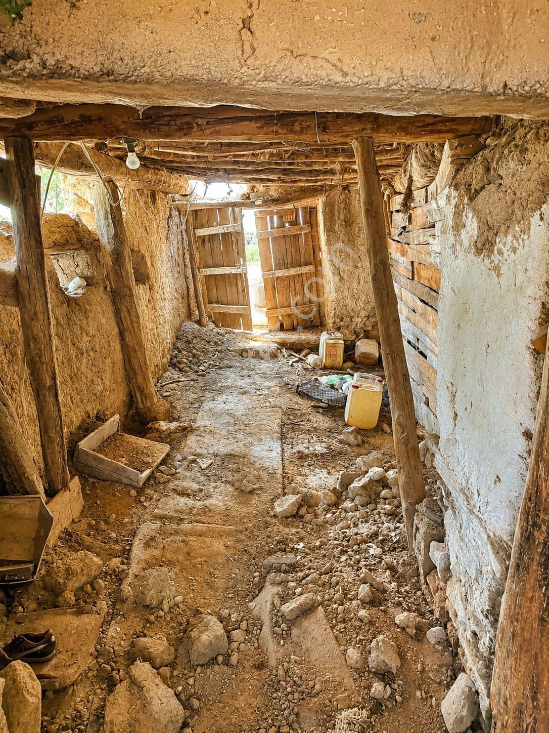 Korkuteli Çomaklı Mah. 476 M2 Arsa İçinde Restore Edilebilir Muhteşem Müstakil Kerpiç Ev Ve Avlusu - Görsel 22