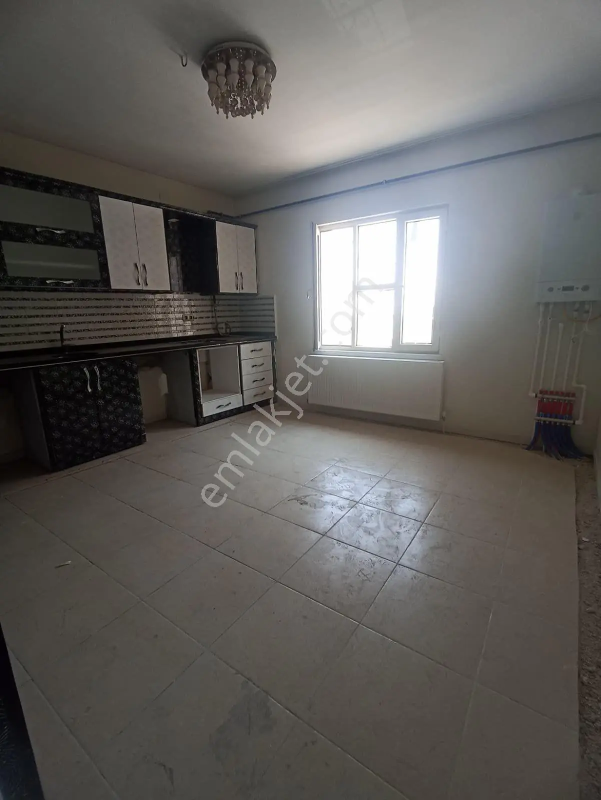 Sahibinden Merkezi Konumda Doğalgazlı, Teraslı, Geniş Kiralık Daire - Görsel 5
