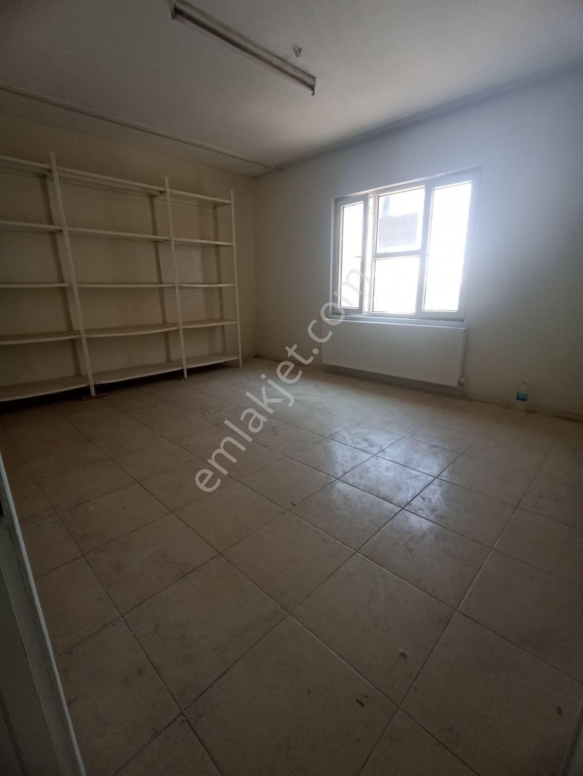 Sahibinden Merkezi Konumda Doğalgazlı, Teraslı, Geniş Kiralık Daire - Görsel 3