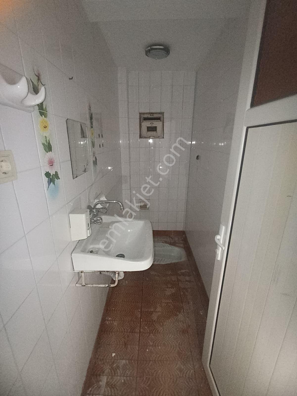 Sahibinden Merkezi Konumda Doğalgazlı, Teraslı, Geniş Kiralık Daire - Görsel 8