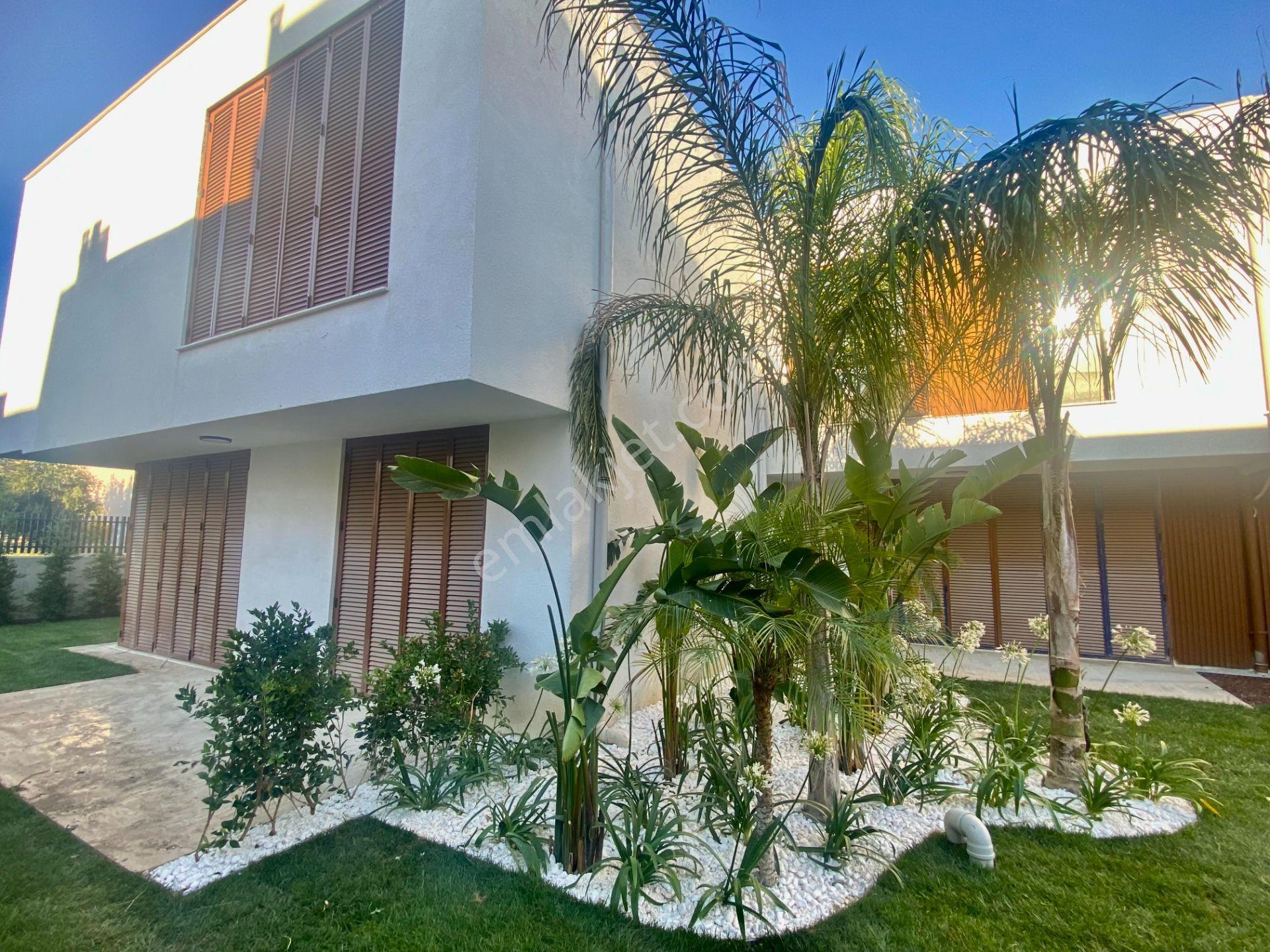 Çiğli Maltepe Mahallesi Satılık 3+1 Havuzlu Sitede Villa - Görsel 9