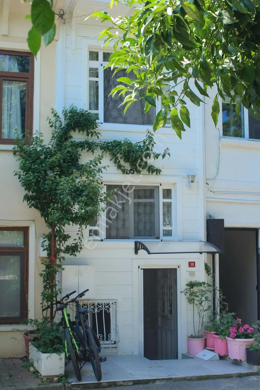 Heybeliada 3 Katlı Müstakil Satılık Ev
