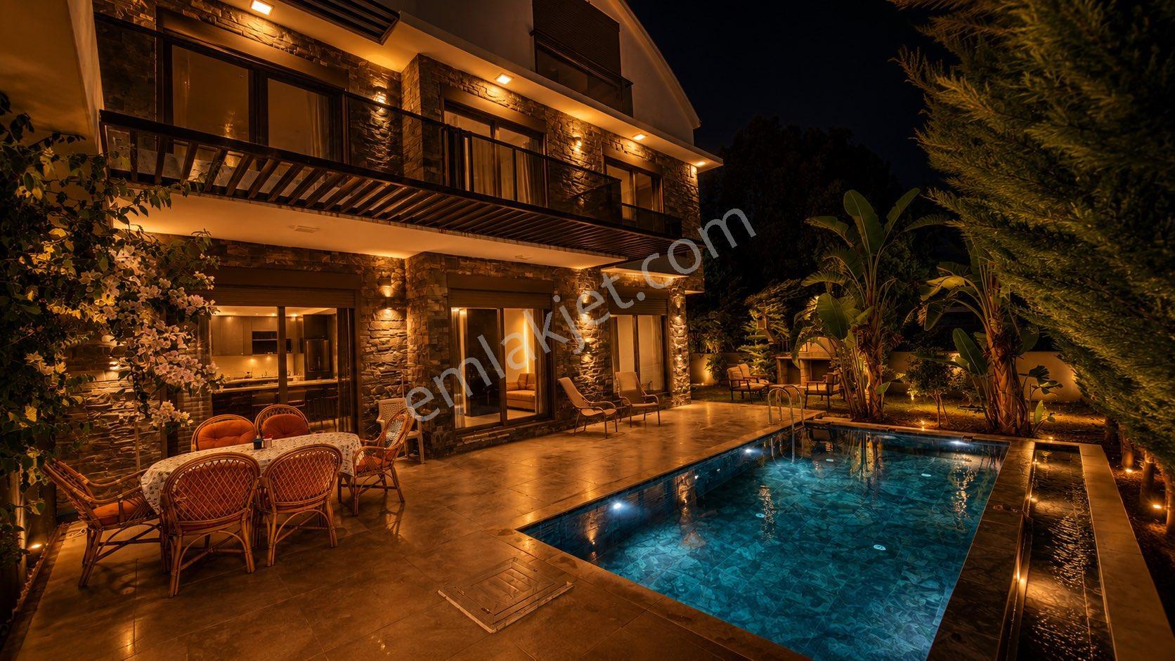 Kiralık Günlük Lüks 4+1 Özel Havuzlu Villa - L U N A-