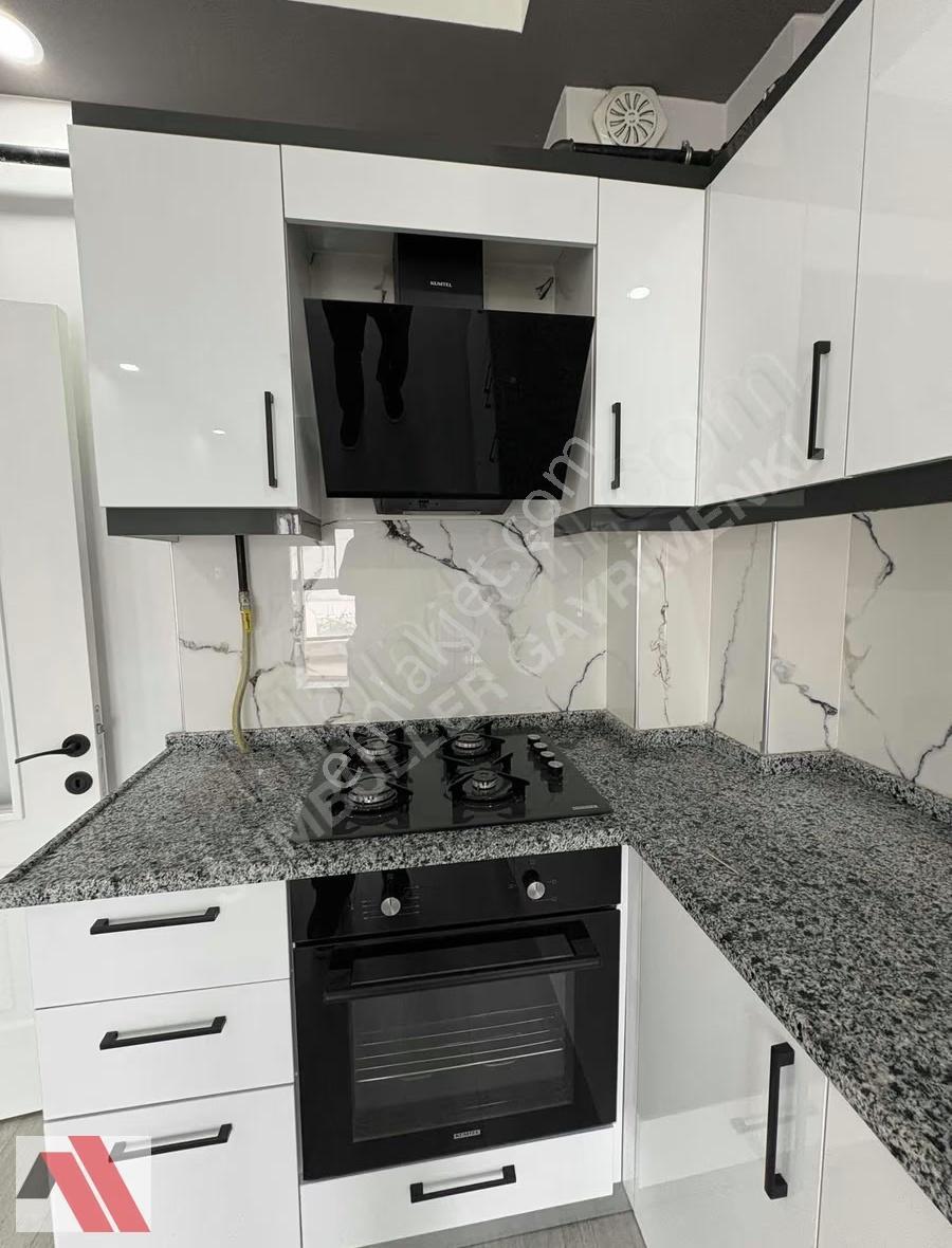 Sümbüller'den Cadde Üstü Arakat Asansörlü İskanlı 3+1 Daire - Görsel 3