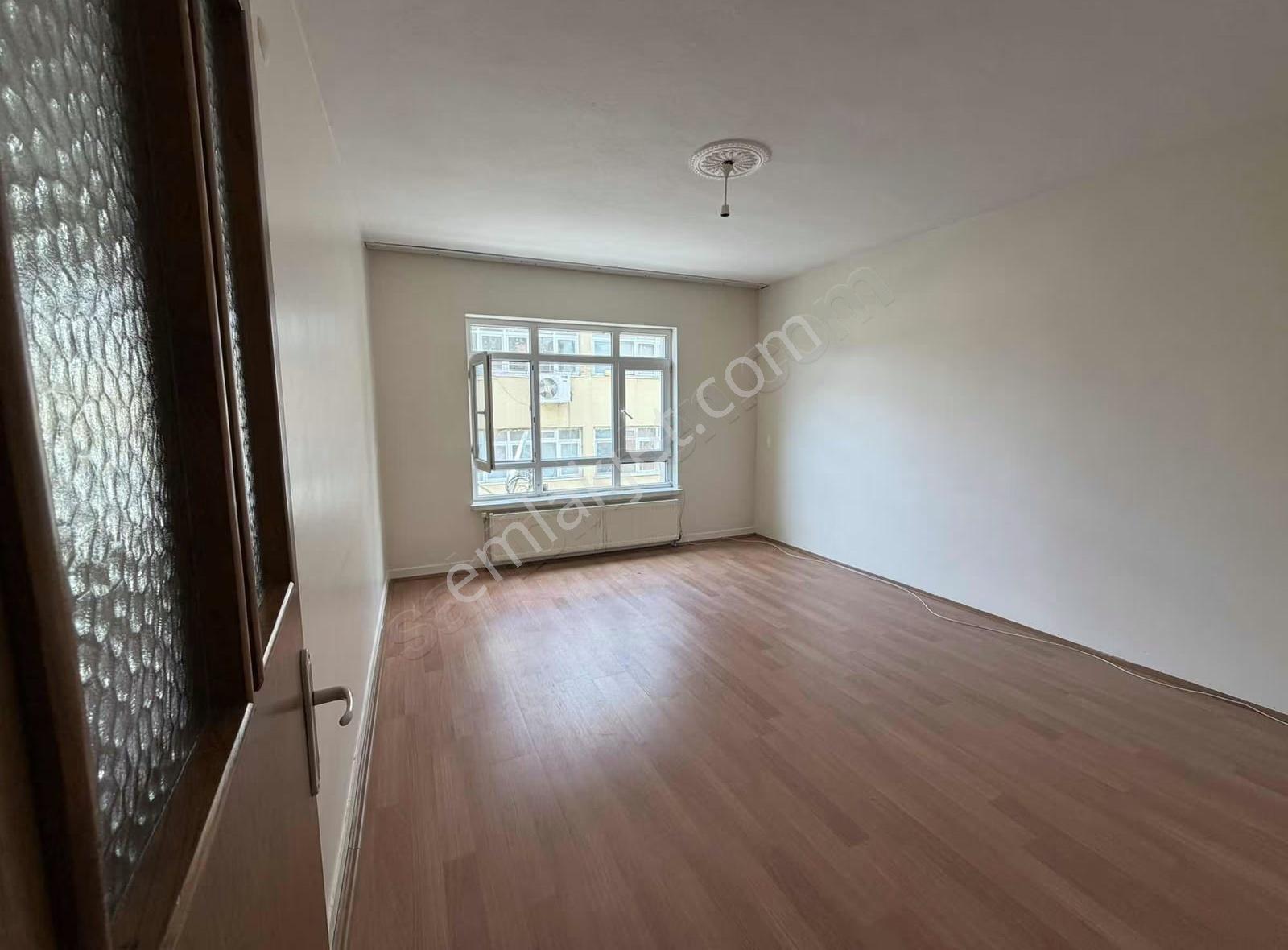 Aile Yaşam Merkezi Karşısında Çarşı Merkezde 2+1 Katta Daire - Görsel 9