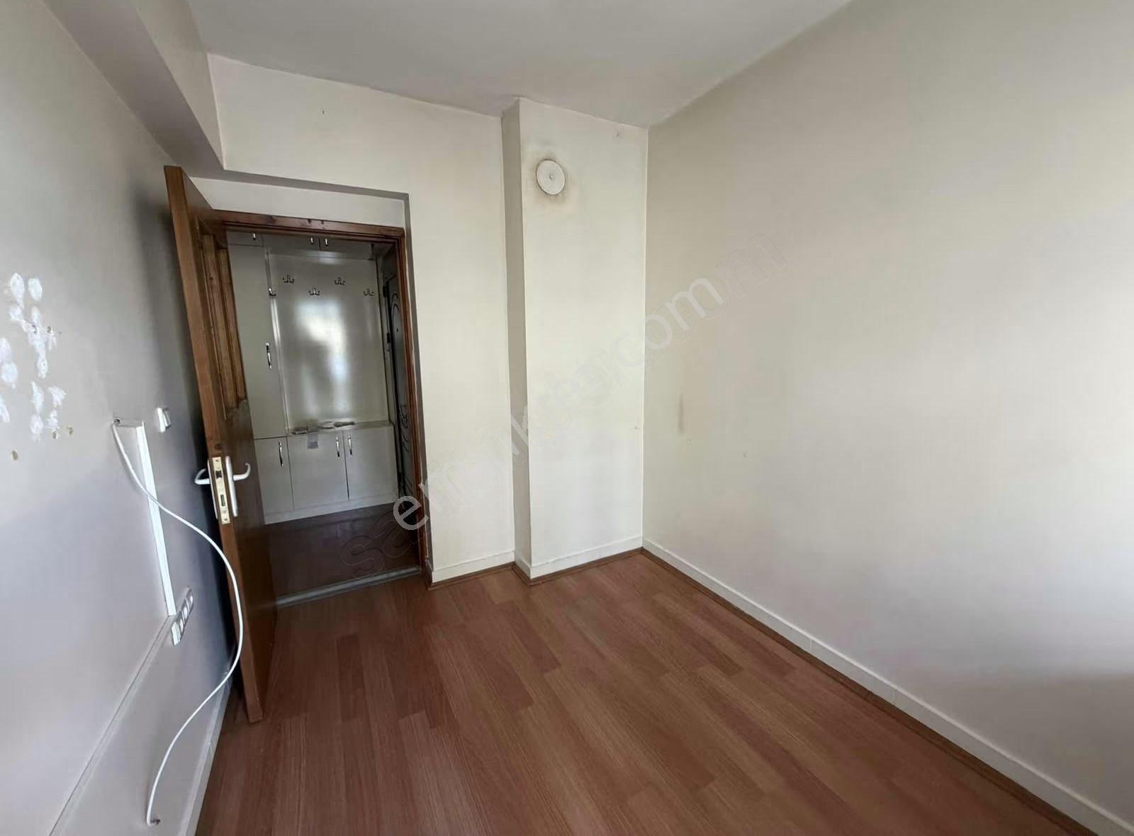 Aile Yaşam Merkezi Karşısında Çarşı Merkezde 2+1 Katta Daire - Görsel 8