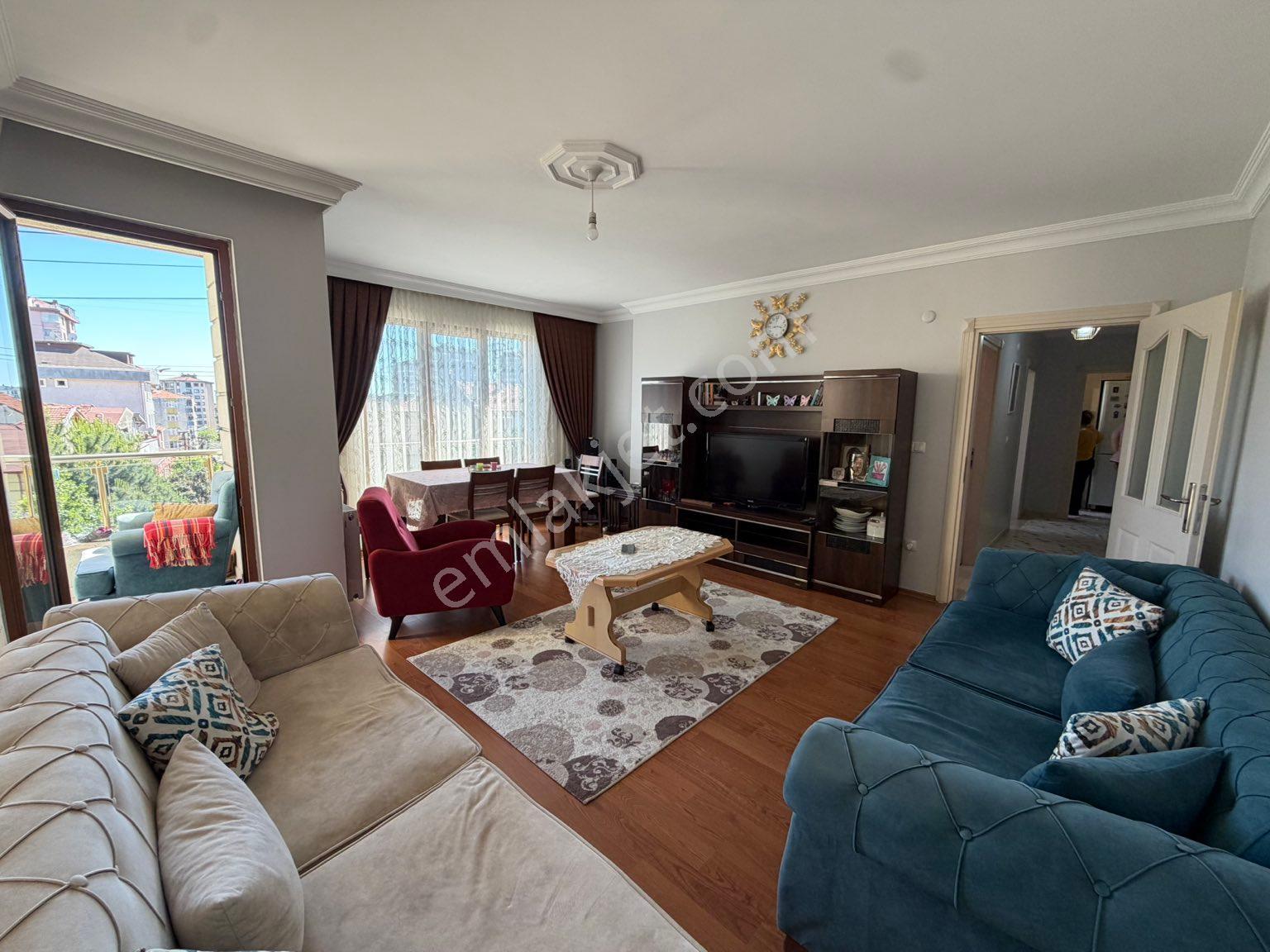 Ümraniye Çarşı Metro 800 M 2+1 Arakat 80 M2 Satılık Daire