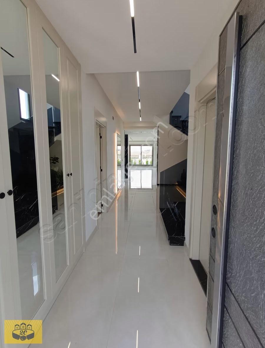 Bayram Hacılı'da 600 M2 Arsa İçinde 5+1 Sıfır Satılık Villa - Görsel 3
