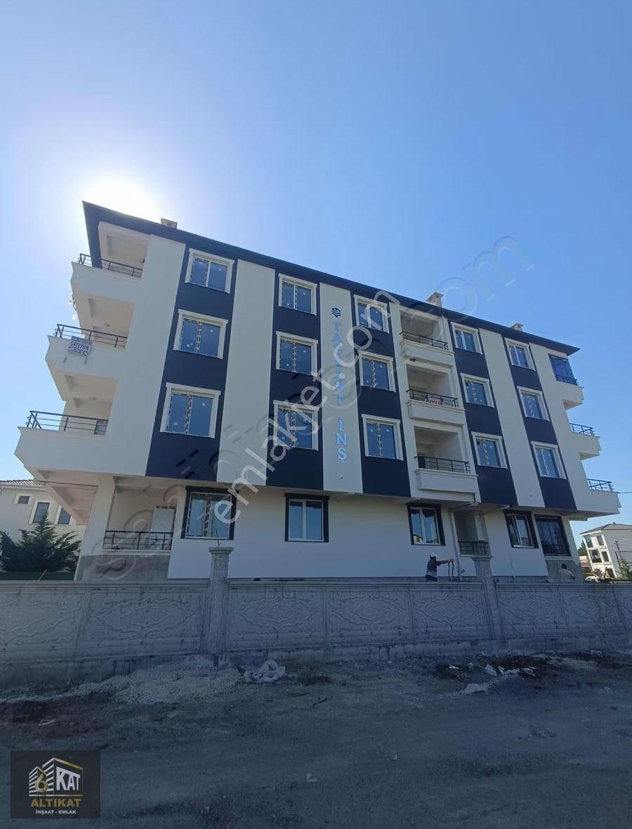 Altıkat Emlaktan Satılık 2+0 Daire