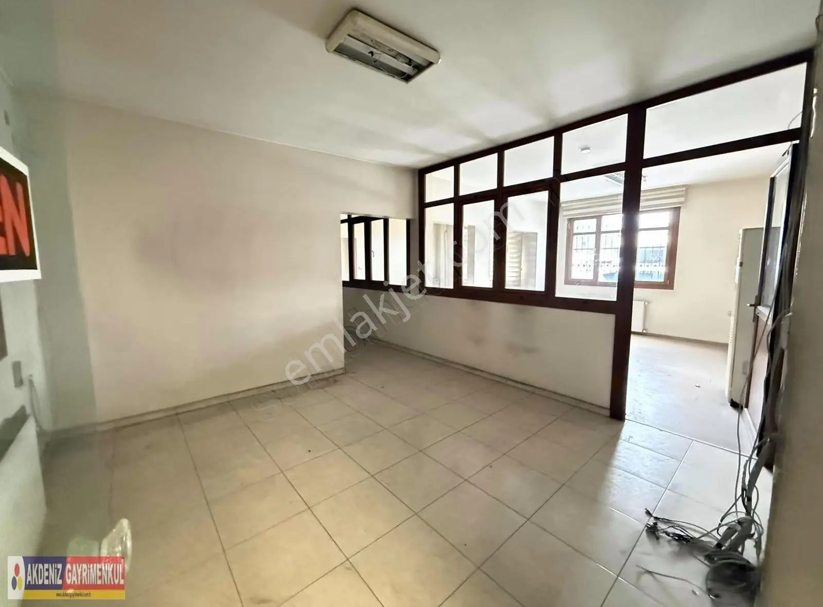 Merkezi Lokasyonda Yol Üzeri 2000 M2 Her İşe Uygun Kiralık Depo - Görsel 4