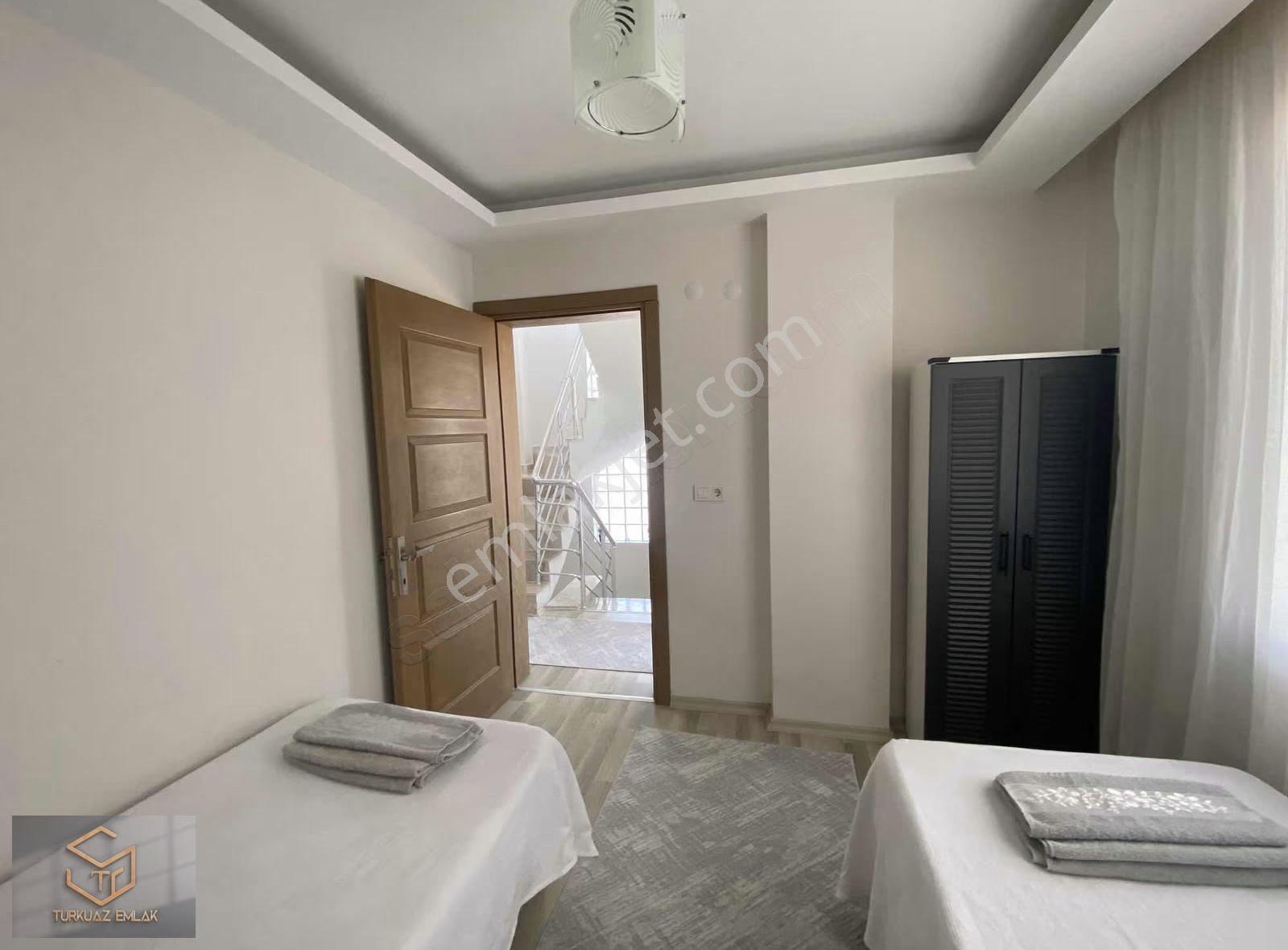 Dikili Çandarlı'da Havuzlu Tripleks 4+1 Full Eşyalı Yazlık - Görsel 20