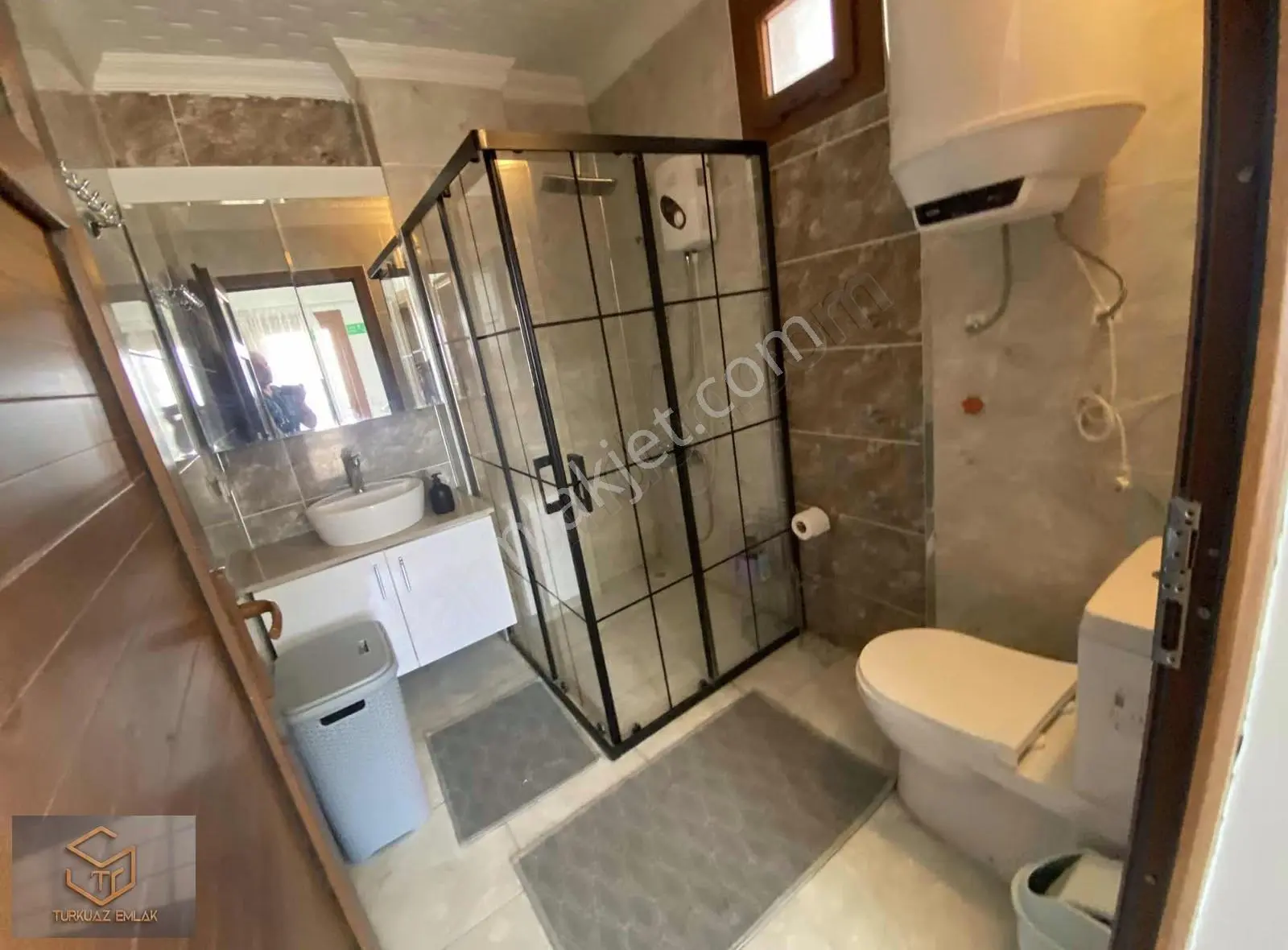 Dikili Çandarlı'da Havuzlu Tripleks 4+1 Full Eşyalı Yazlık - Görsel 3