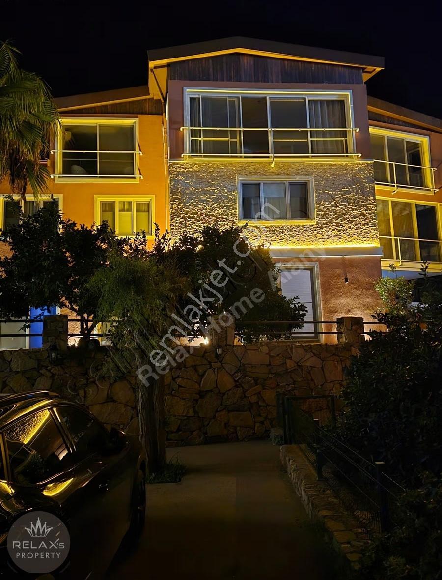 Oba Bölgesi 3 Katlı Tripleks Villa Deniz Manzaralı Özel Yapım - Görsel 9