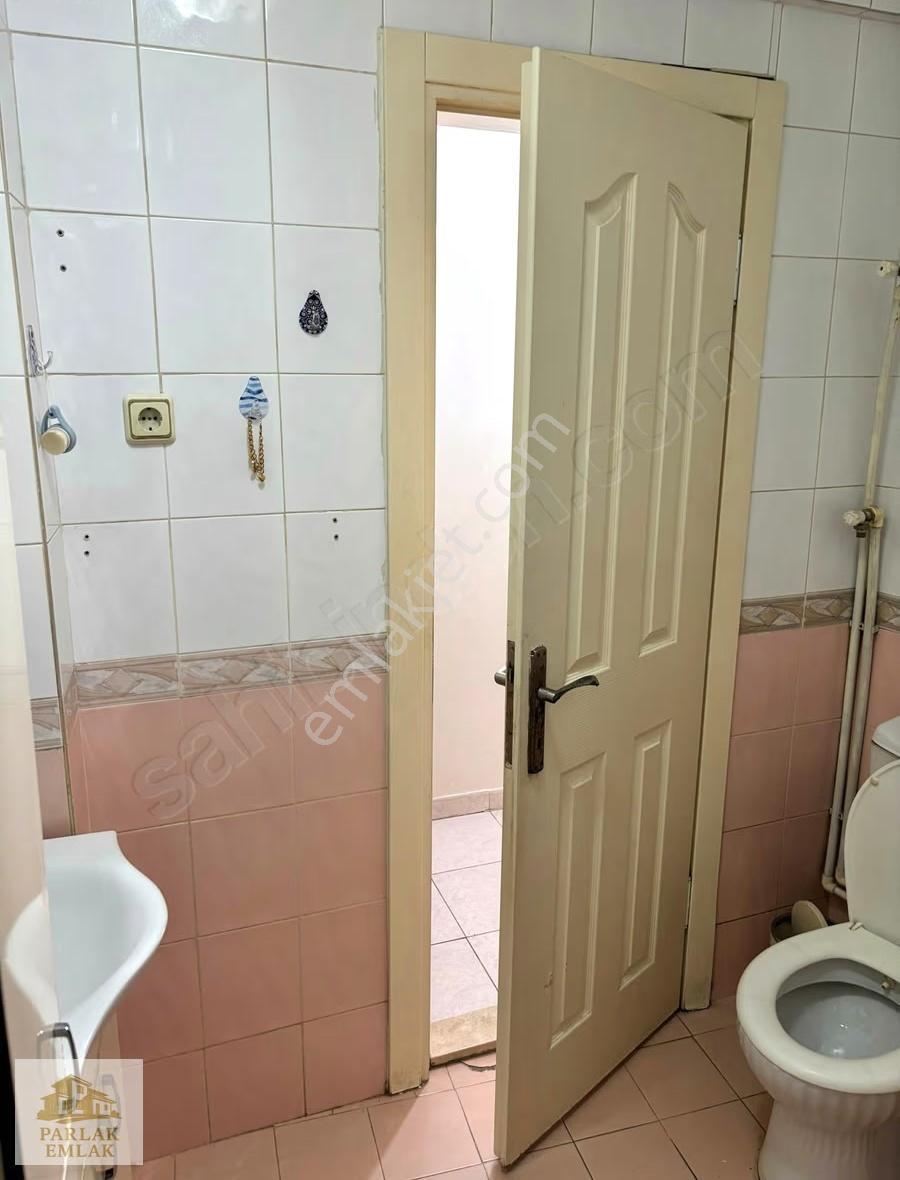 Parlak'tan 2.5+1 Kısmi Eşyalı Cadde Üzeri Merkez^e Yakın Ara Kat - Görsel 12