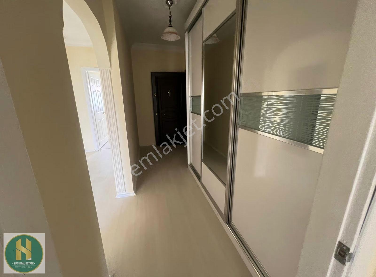 Has Real Estate Gayrimenkul'den Altıeylül'de 3+1 Satılık Daire - Görsel 3