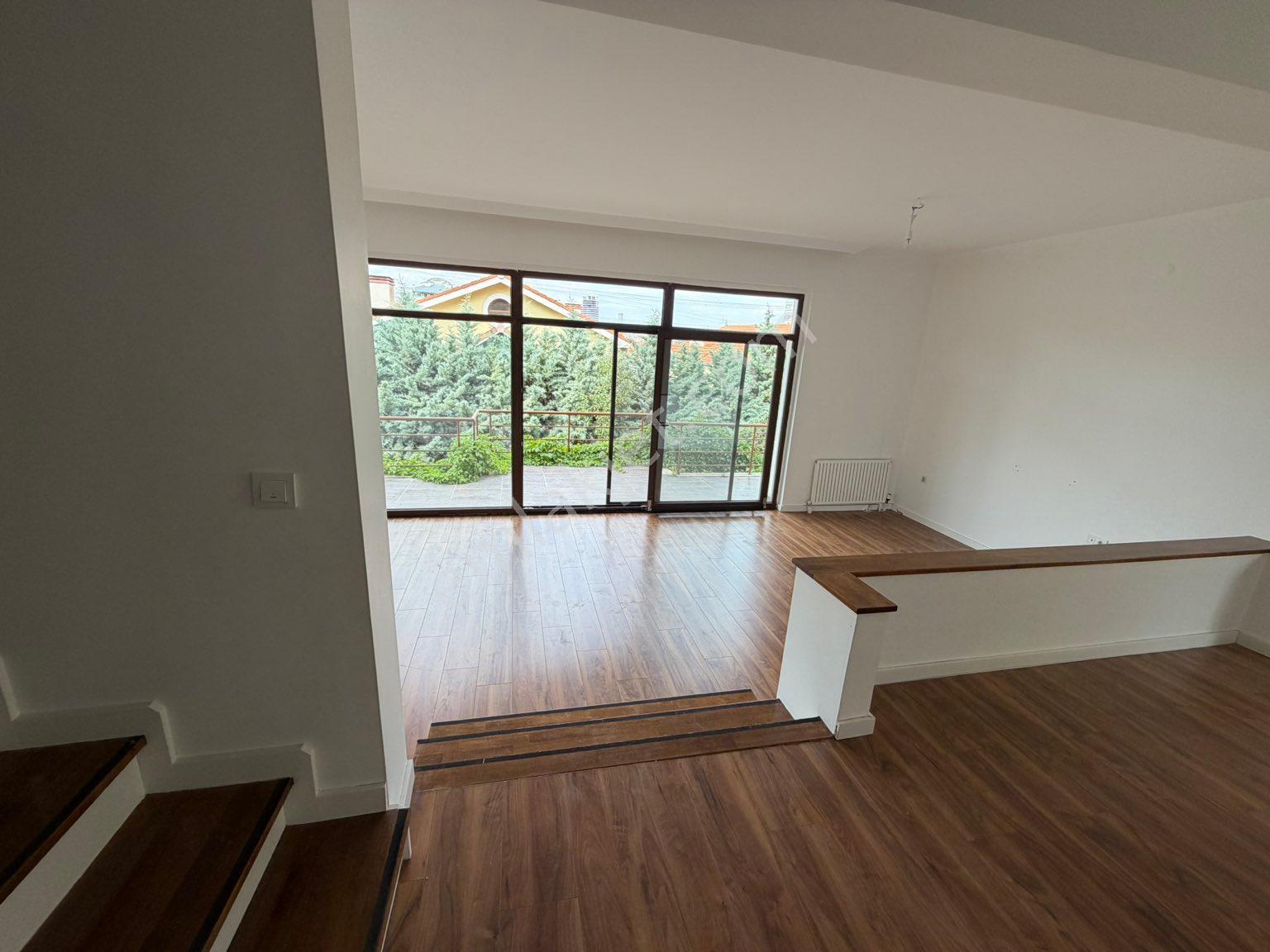 Alacaatlı Bölgesi Yaşamkent Sitesinde Muhteşem Kiralık Villa - Görsel 19