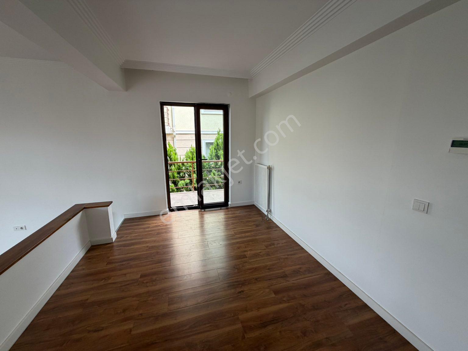 Alacaatlı Bölgesi Yaşamkent Sitesinde Muhteşem Kiralık Villa - Görsel 17