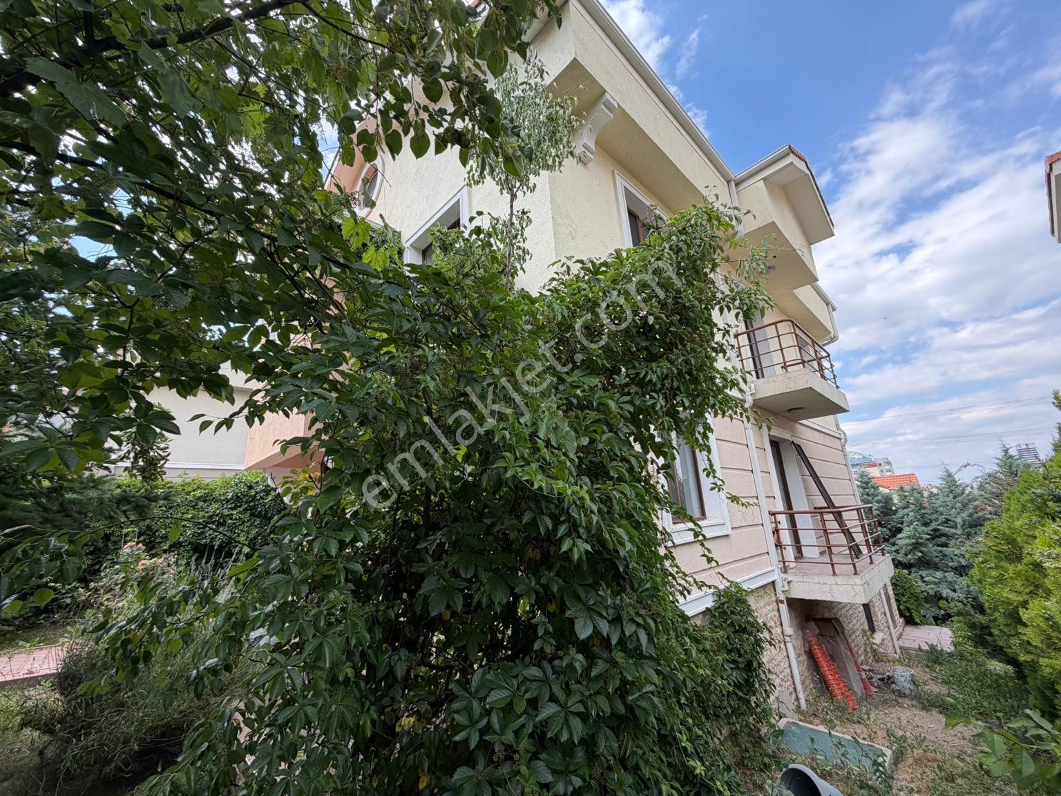 Alacaatlı Bölgesi Yaşamkent Sitesinde Muhteşem Kiralık Villa - Görsel 4