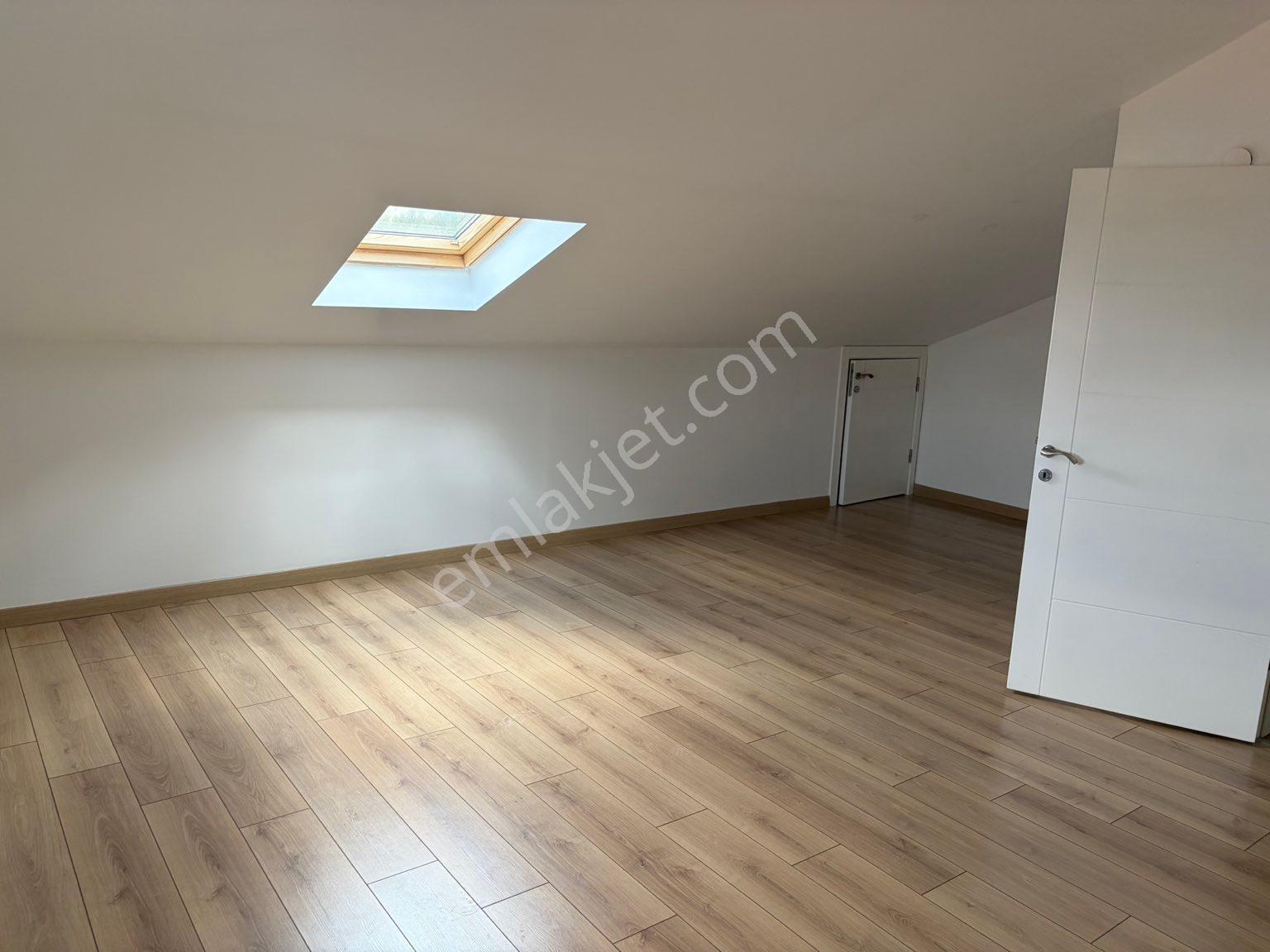 Alacaatlı Bölgesi Yaşamkent Sitesinde Muhteşem Kiralık Villa - Görsel 33