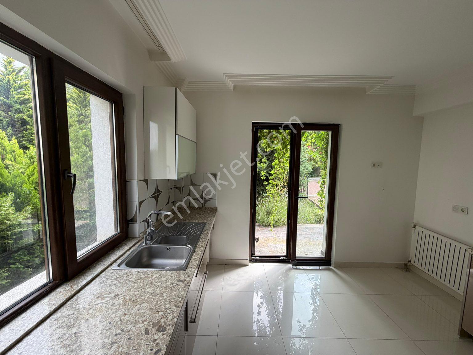 Alacaatlı Bölgesi Yaşamkent Sitesinde Muhteşem Kiralık Villa - Görsel 12