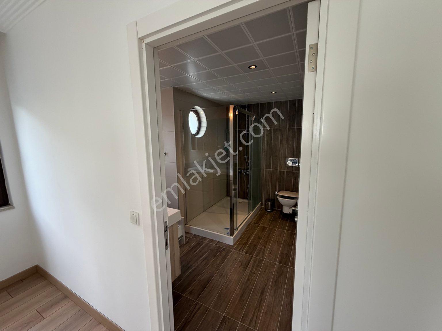 Alacaatlı Bölgesi Yaşamkent Sitesinde Muhteşem Kiralık Villa - Görsel 27