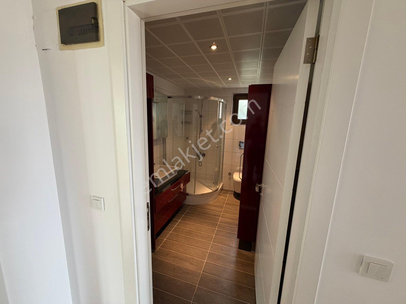 Alacaatlı Bölgesi Yaşamkent Sitesinde Muhteşem Kiralık Villa - Görsel 28