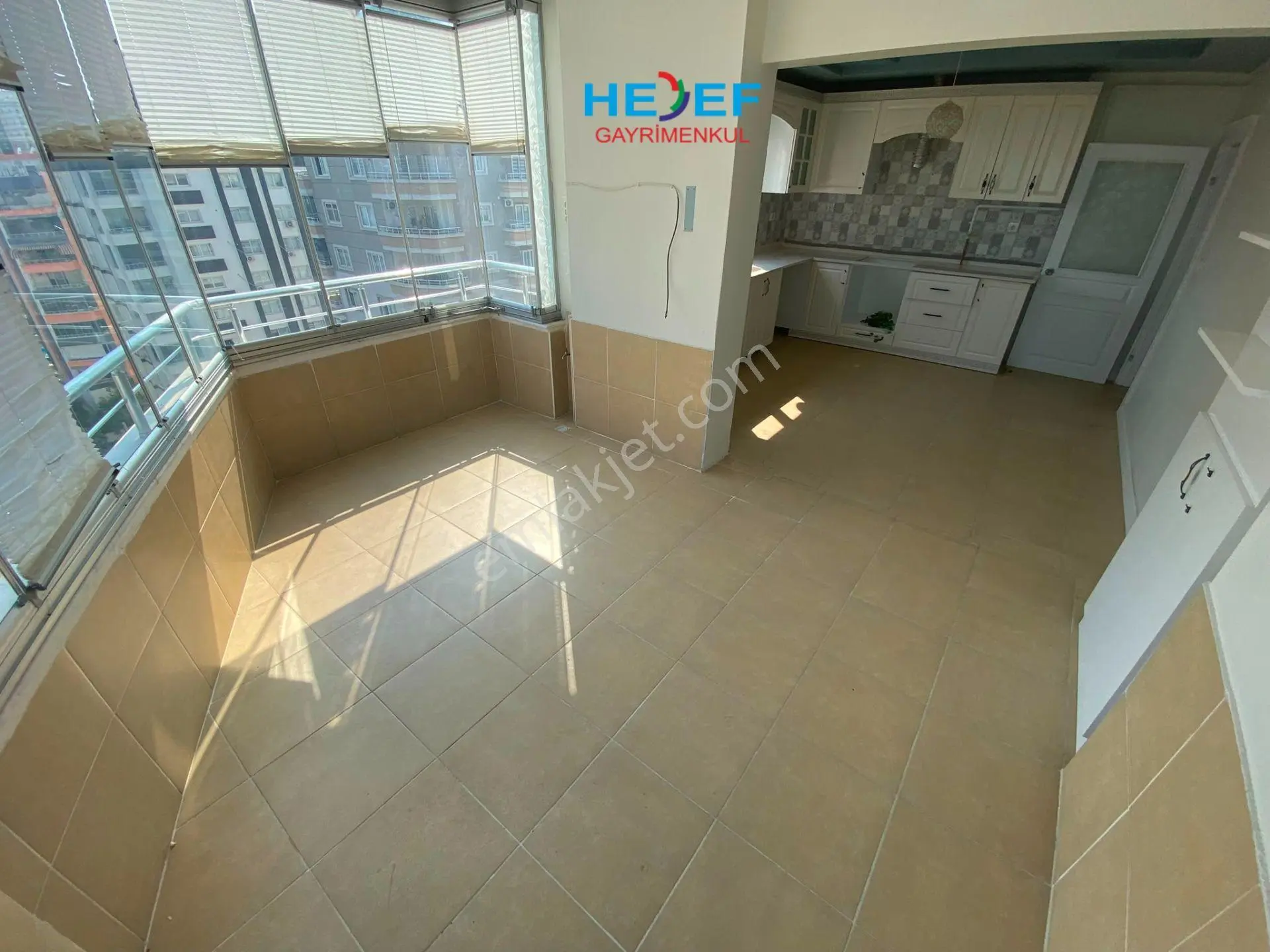 Hedef'ten Soli Center Civ.masrafsız Kombili Site İçi Havuzlu 3+1 - Görsel 4