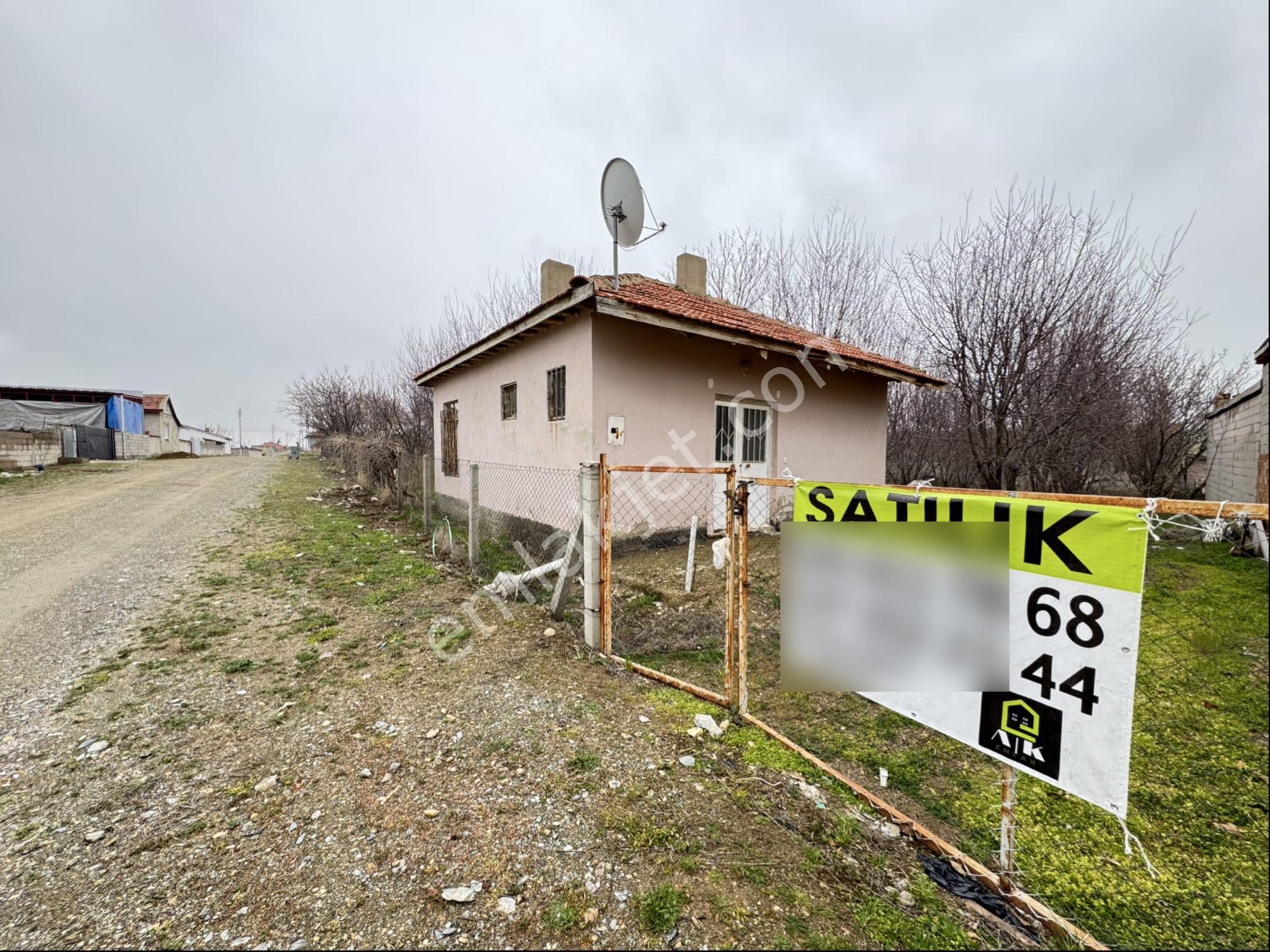 A-k Emlaktan Karabulutta Toplam 1885 M2 3 Parça Arsa Ve Ev
