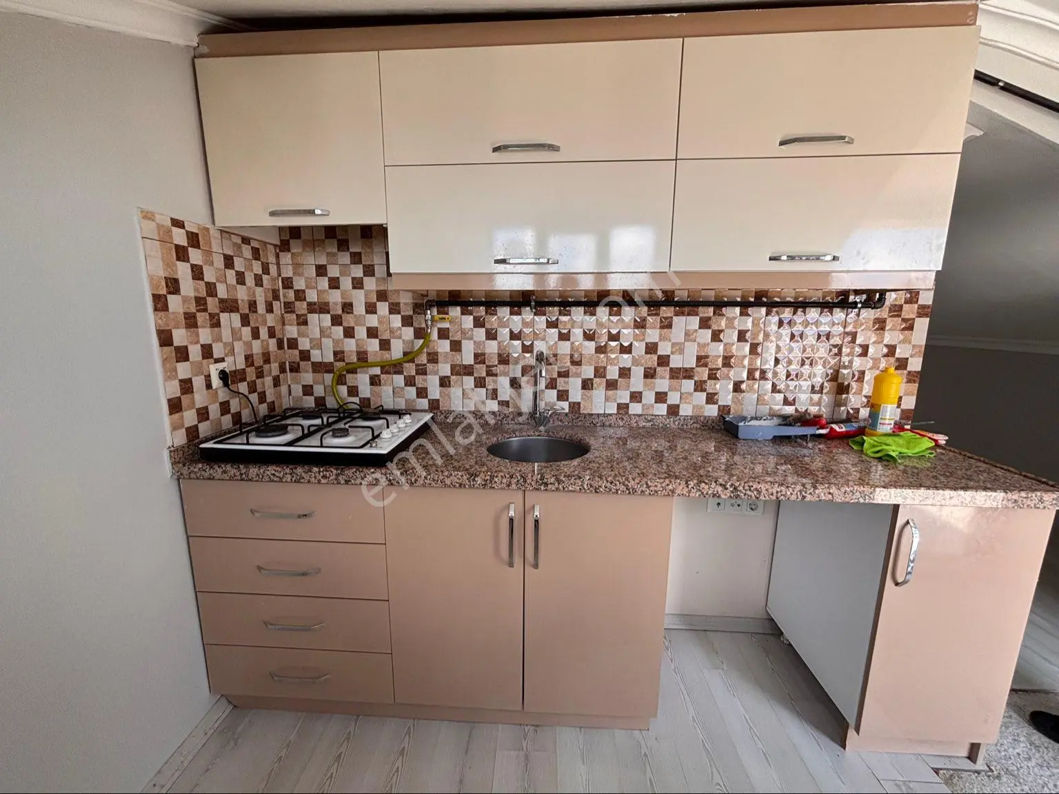 İnönü Mahallesi Çınar Yolunda Yeni Binada Kiralık 1+1 - Görsel 16